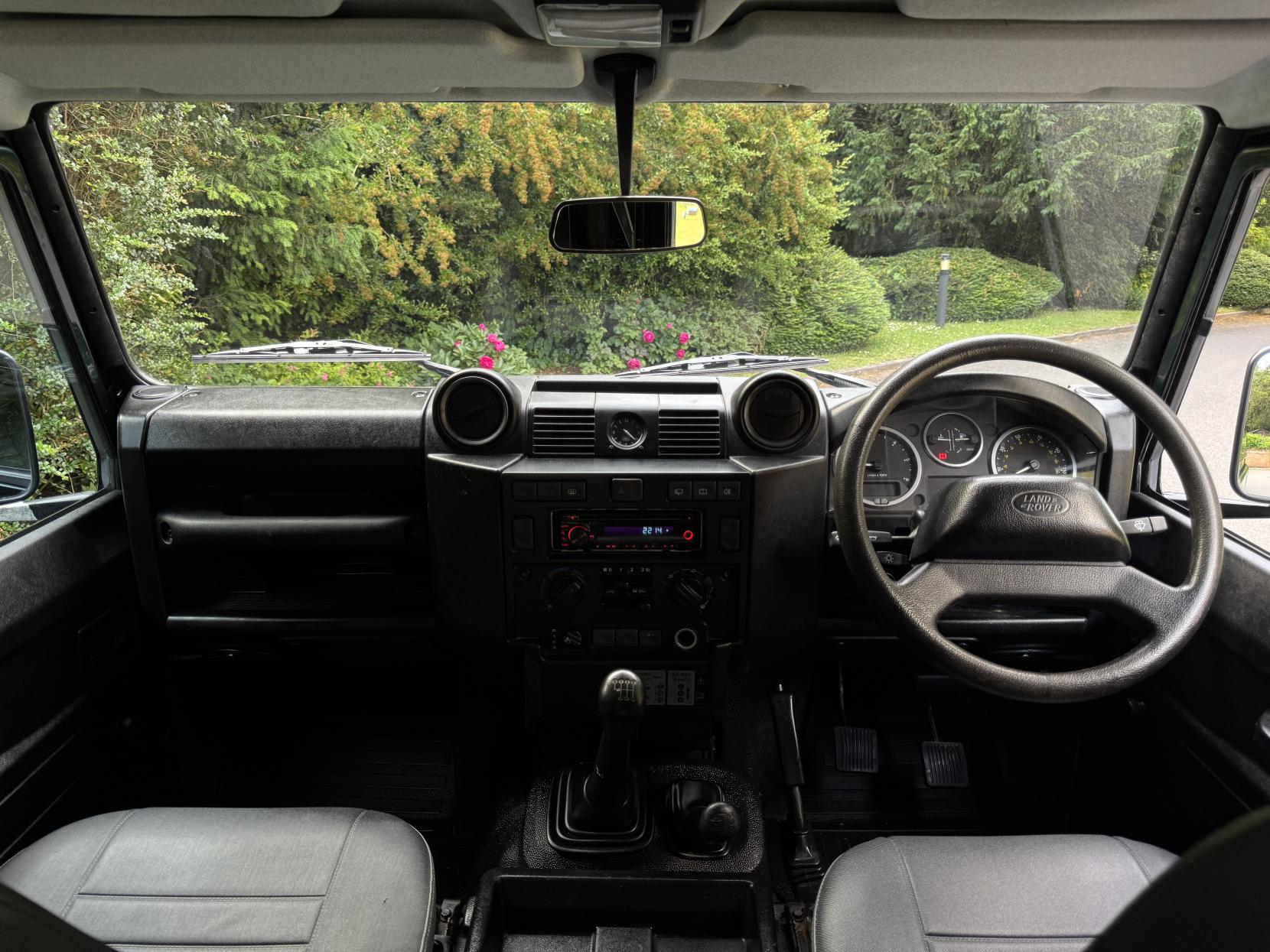 Land Rover Defender 110 2.2 TDCi Hard Top SUV 3dr Diesel Manual 4WD MWB Euro 5 (122 ps)