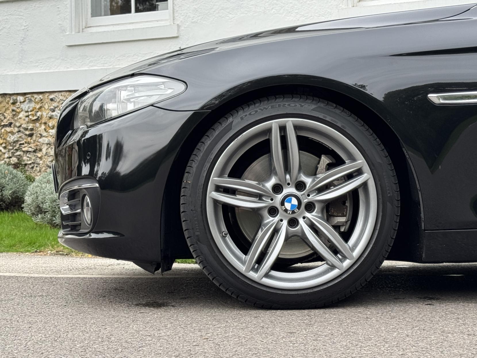 BMW 5 Series 3.0 535i Luxury Saloon 4dr Petrol Auto Euro 6 (s/s) (306 ps)