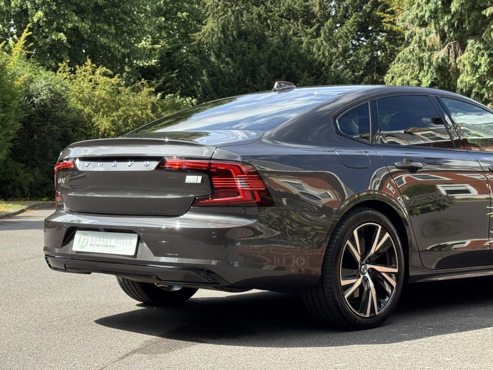 Volvo S90 2.0h T8 Recharge 18.8kWh Plus Bright Saloon 4dr Petrol Plug-in Hybrid Auto AWD Euro 6 (s/s) (455 ps)