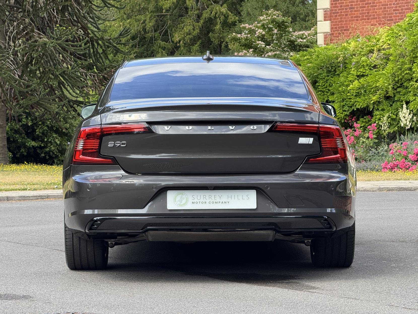Volvo S90 2.0h T8 Recharge 18.8kWh Plus Bright Saloon 4dr Petrol Plug-in Hybrid Auto AWD Euro 6 (s/s) (455 ps)