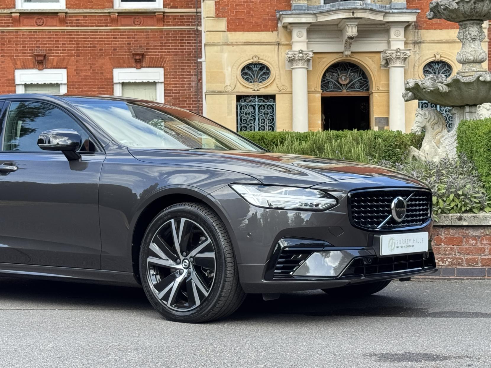Volvo S90 2.0h T8 Recharge 18.8kWh Plus Bright Saloon 4dr Petrol Plug-in Hybrid Auto AWD Euro 6 (s/s) (455 ps)