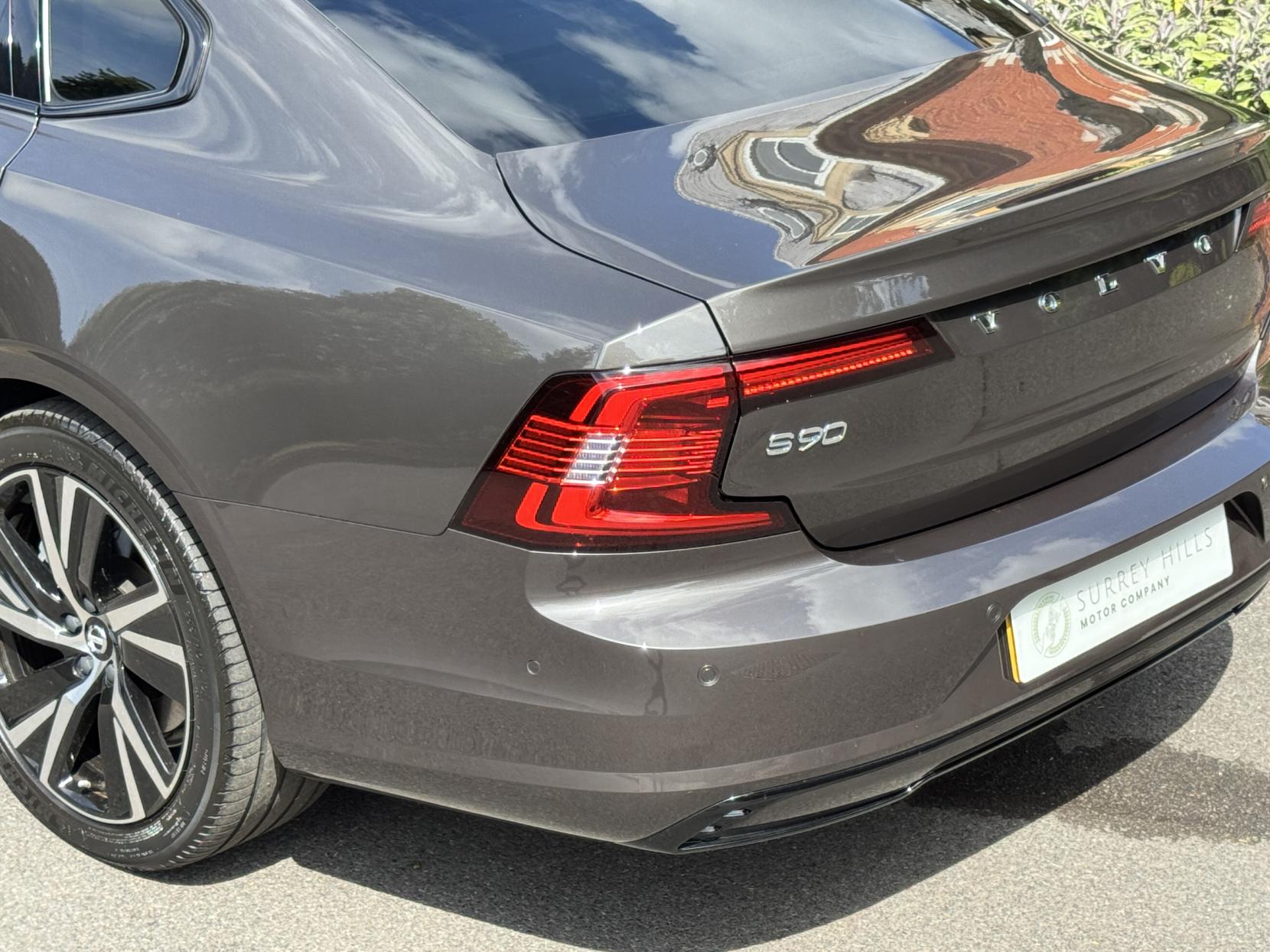 Volvo S90 2.0h T8 Recharge 18.8kWh Plus Bright Saloon 4dr Petrol Plug-in Hybrid Auto AWD Euro 6 (s/s) (455 ps)