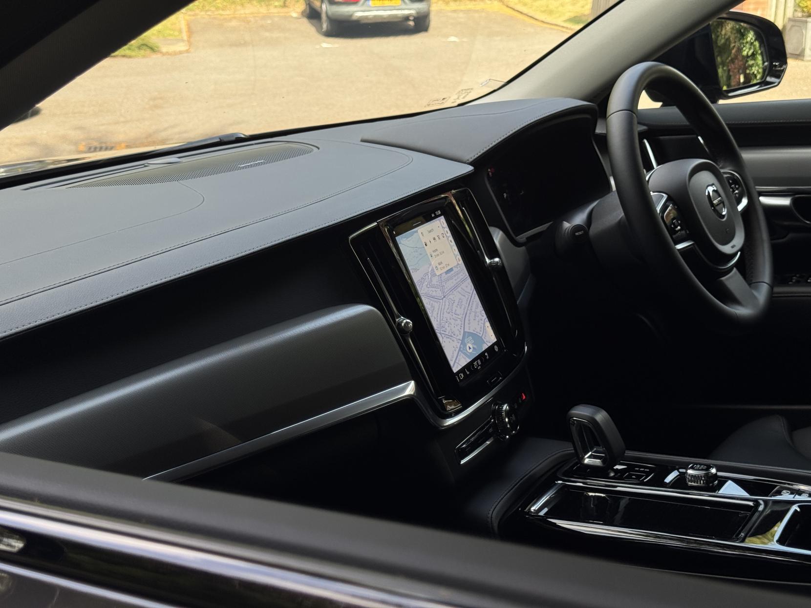 Volvo S90 2.0h T8 Recharge 18.8kWh Plus Bright Saloon 4dr Petrol Plug-in Hybrid Auto AWD Euro 6 (s/s) (455 ps)
