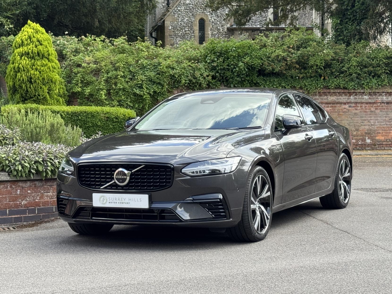 Volvo S90 2.0h T8 Recharge 18.8kWh Plus Bright Saloon 4dr Petrol Plug-in Hybrid Auto AWD Euro 6 (s/s) (455 ps)