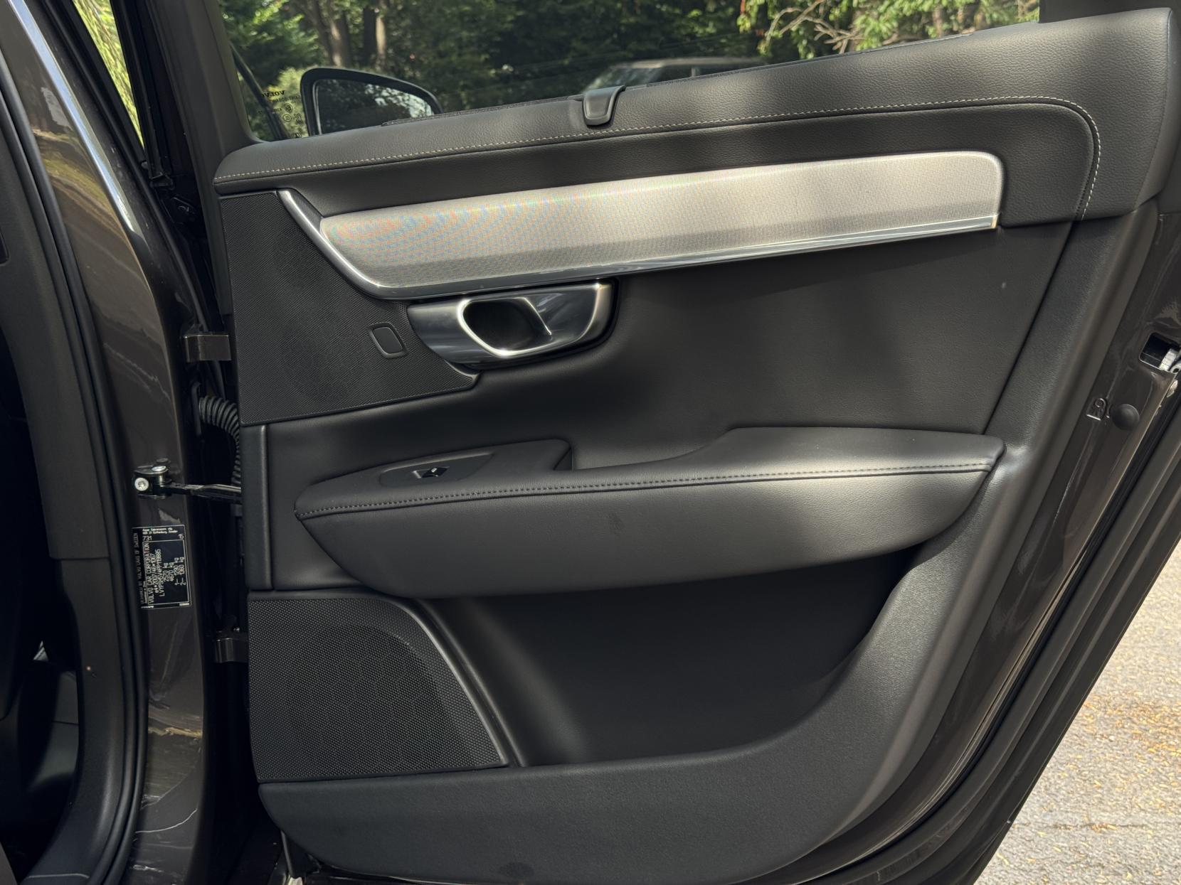 Volvo S90 2.0h T8 Recharge 18.8kWh Plus Bright Saloon 4dr Petrol Plug-in Hybrid Auto AWD Euro 6 (s/s) (455 ps)