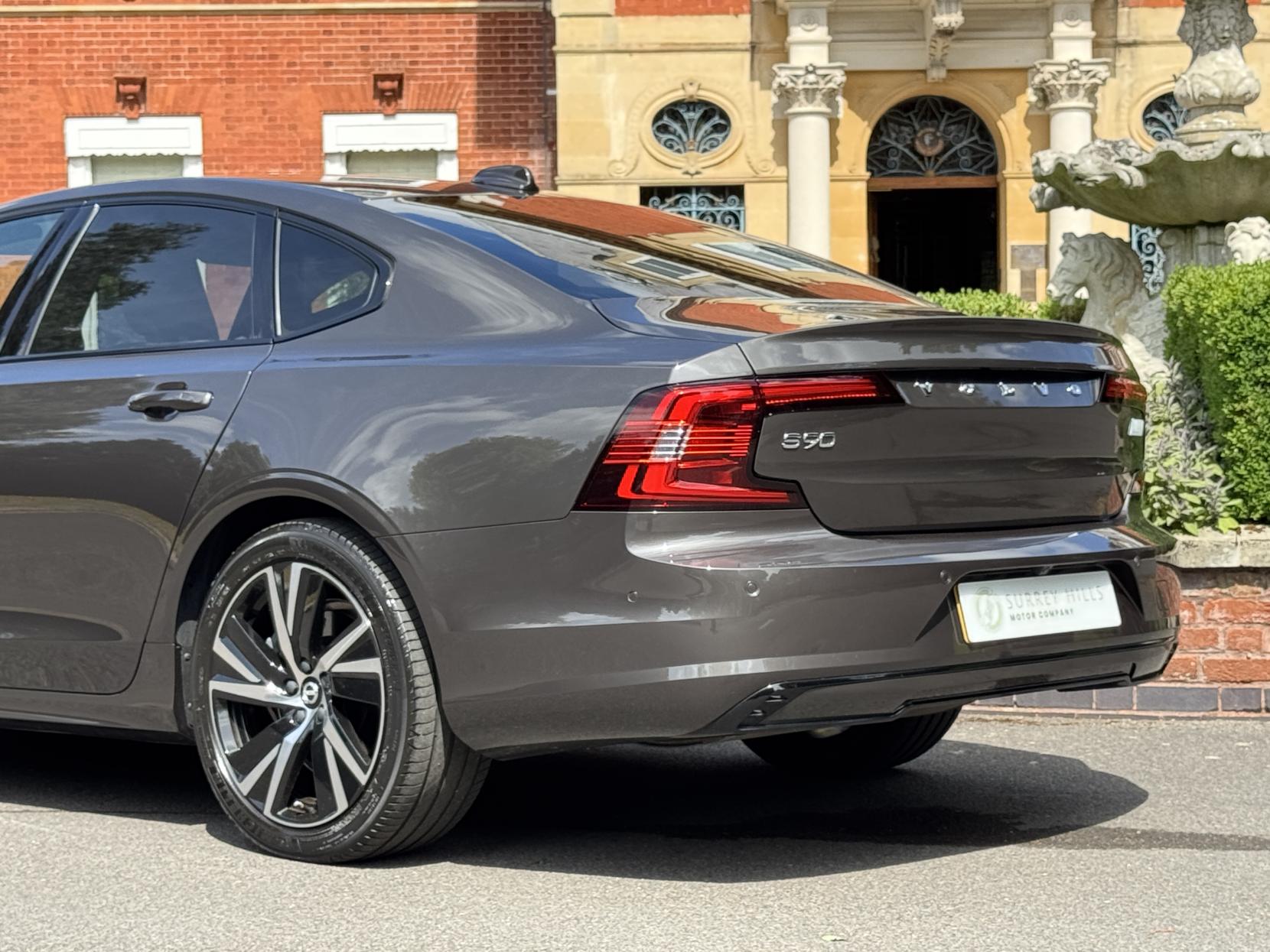 Volvo S90 2.0h T8 Recharge 18.8kWh Plus Bright Saloon 4dr Petrol Plug-in Hybrid Auto AWD Euro 6 (s/s) (455 ps)