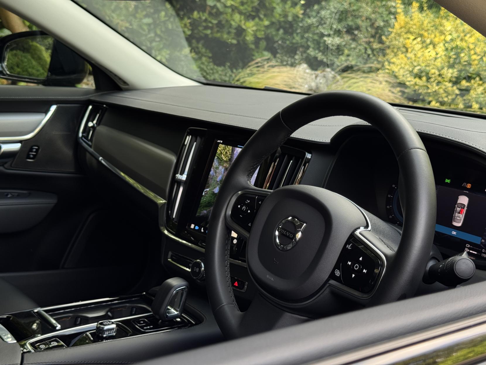 Volvo S90 2.0h T8 Recharge 18.8kWh Plus Bright Saloon 4dr Petrol Plug-in Hybrid Auto AWD Euro 6 (s/s) (455 ps)