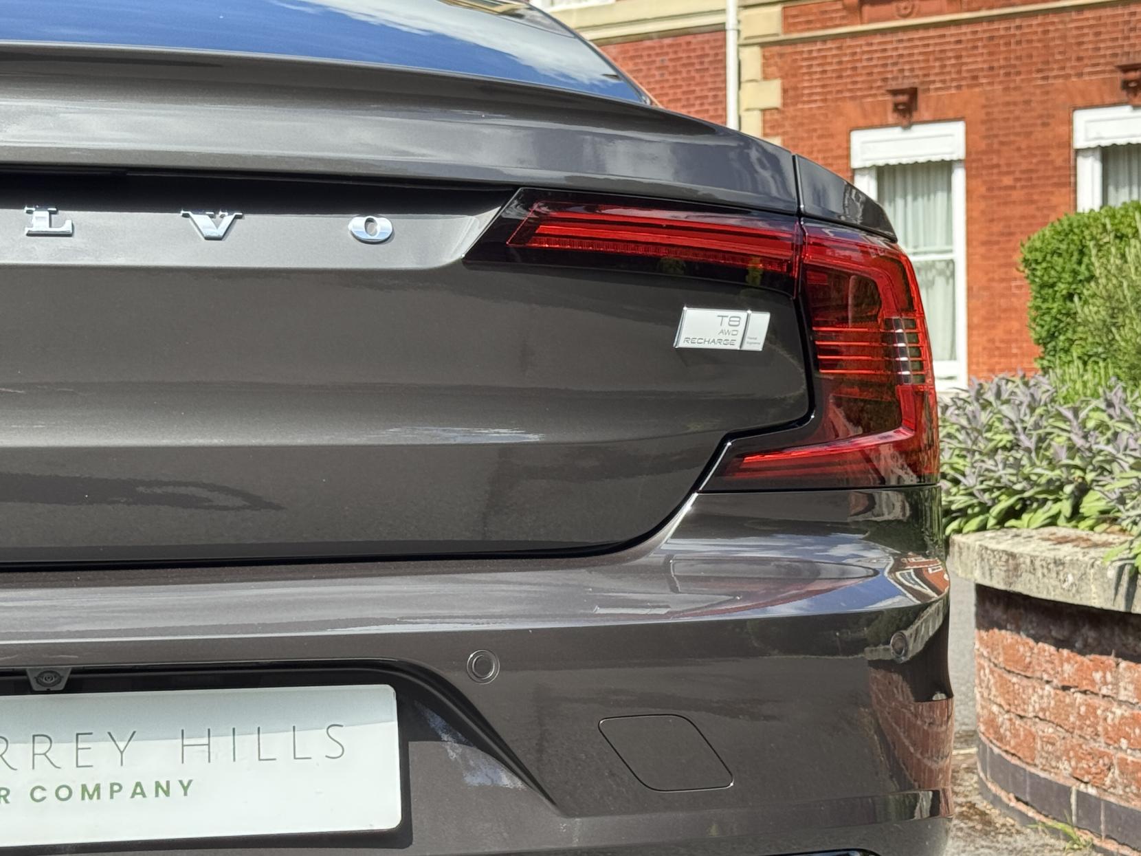 Volvo S90 2.0h T8 Recharge 18.8kWh Plus Bright Saloon 4dr Petrol Plug-in Hybrid Auto AWD Euro 6 (s/s) (455 ps)