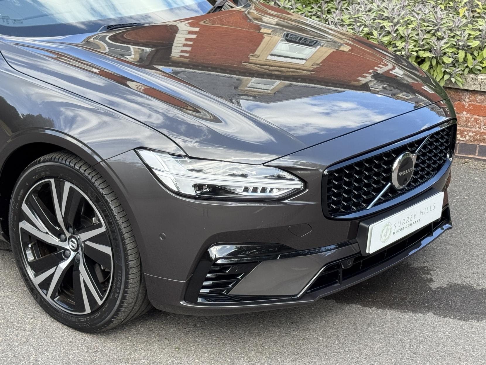 Volvo S90 2.0h T8 Recharge 18.8kWh Plus Bright Saloon 4dr Petrol Plug-in Hybrid Auto AWD Euro 6 (s/s) (455 ps)