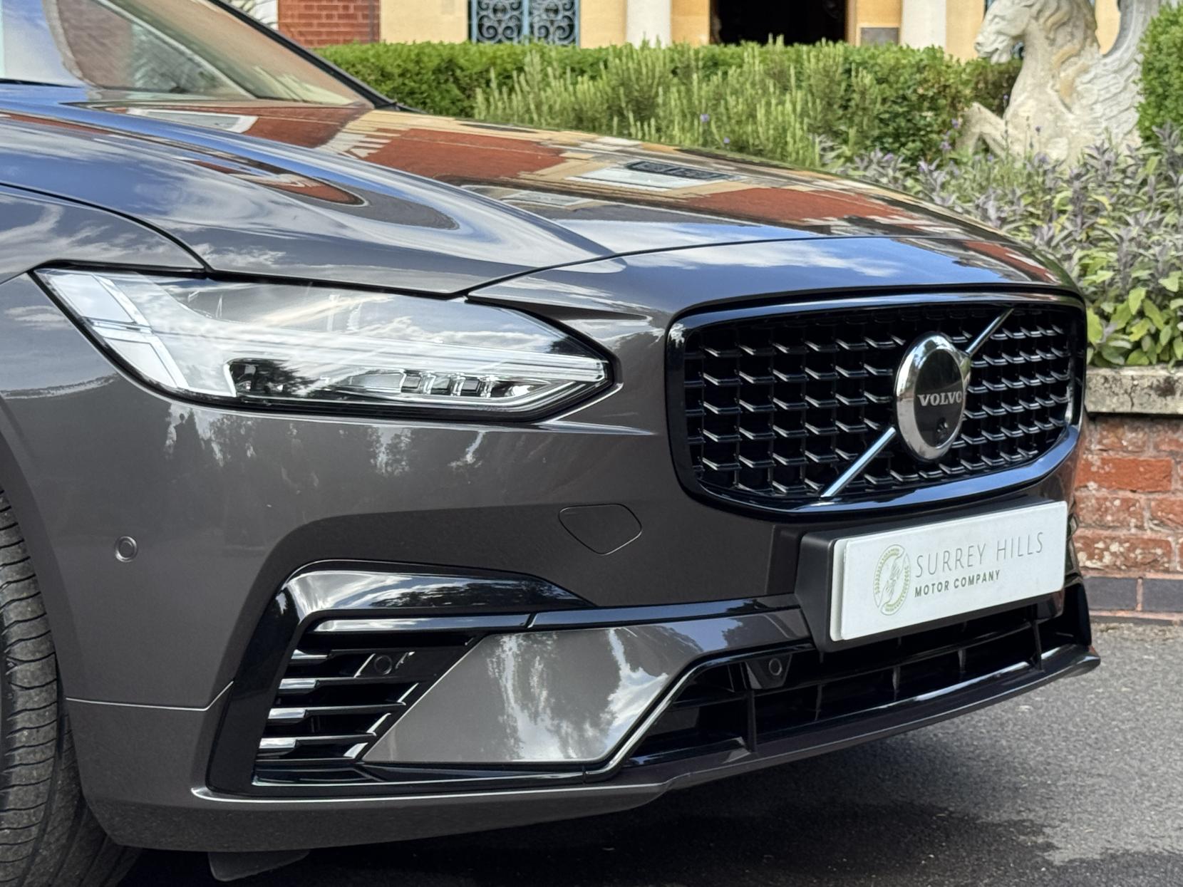 Volvo S90 2.0h T8 Recharge 18.8kWh Plus Bright Saloon 4dr Petrol Plug-in Hybrid Auto AWD Euro 6 (s/s) (455 ps)