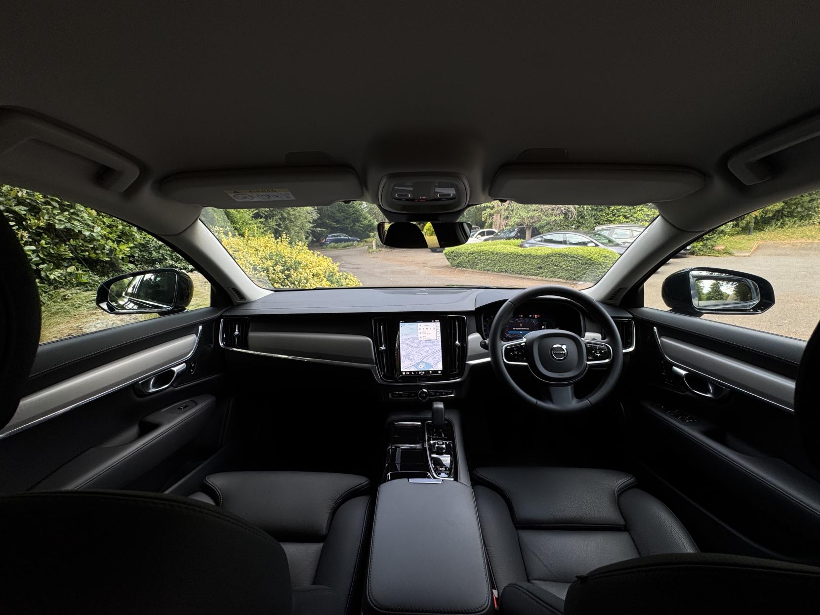 Volvo S90 2.0h T8 Recharge 18.8kWh Plus Bright Saloon 4dr Petrol Plug-in Hybrid Auto AWD Euro 6 (s/s) (455 ps)