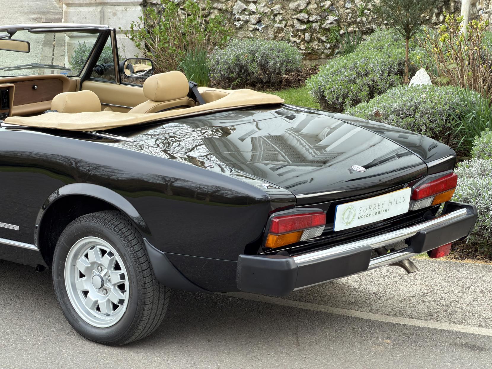 Fiat Pininfarina 1981cc Europa Spider (1979–1982)