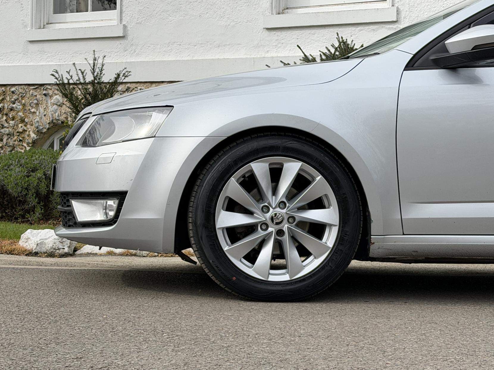 Skoda Octavia 1.6 TDI SE L Estate 5dr Diesel Manual Euro 6 (s/s) (110 ps)