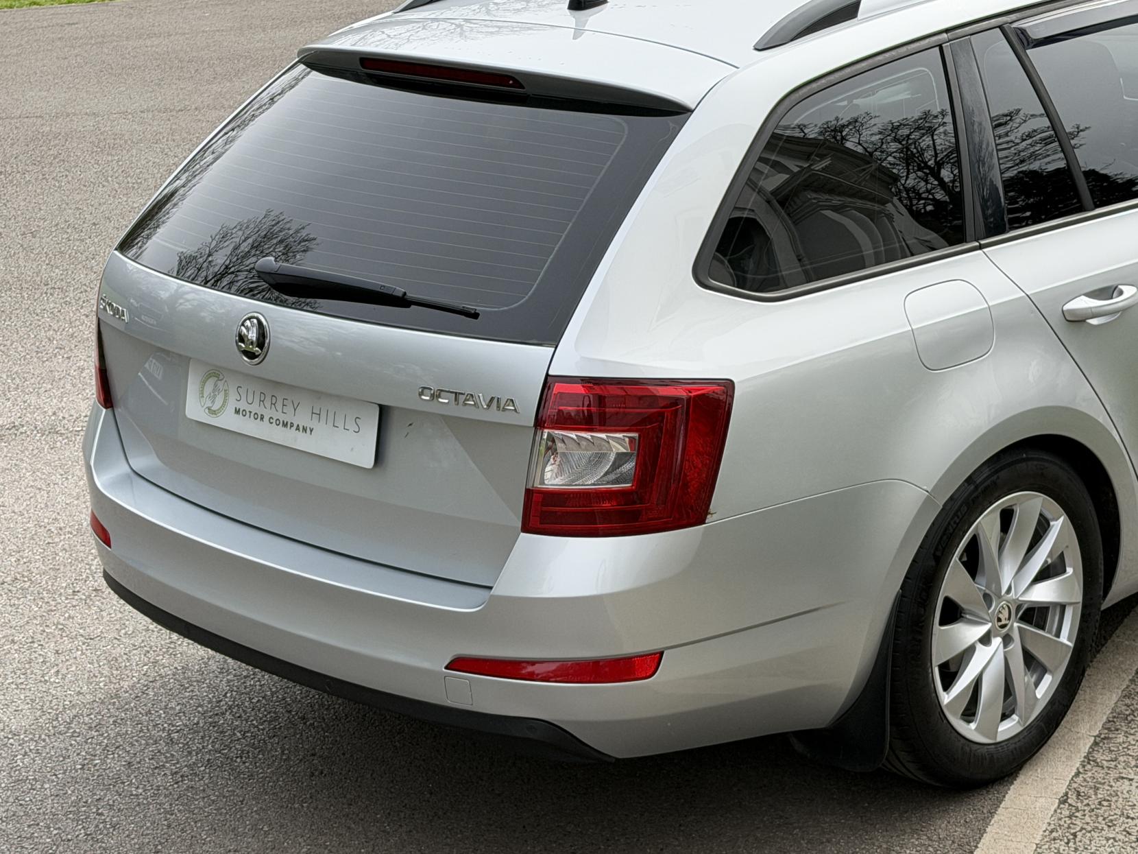 Skoda Octavia 1.6 TDI SE L Estate 5dr Diesel Manual Euro 6 (s/s) (110 ps)