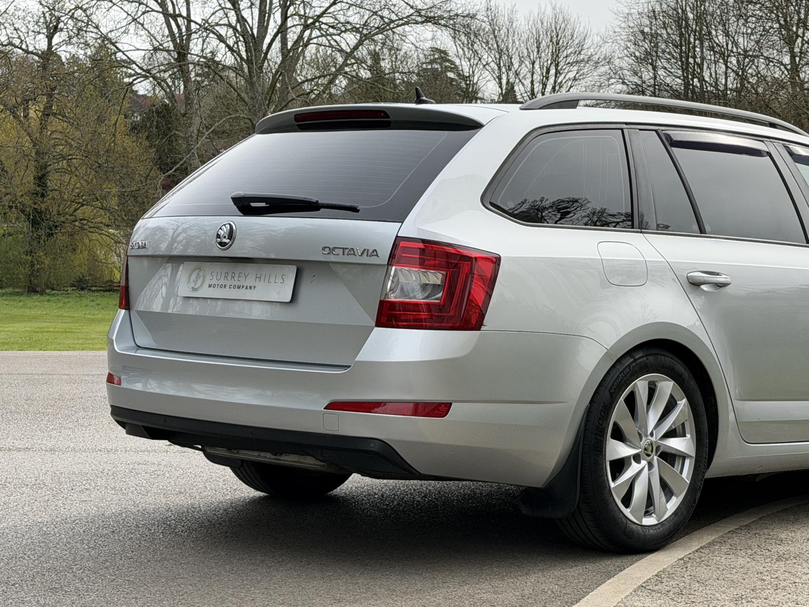 Skoda Octavia 1.6 TDI SE L Estate 5dr Diesel Manual Euro 6 (s/s) (110 ps)