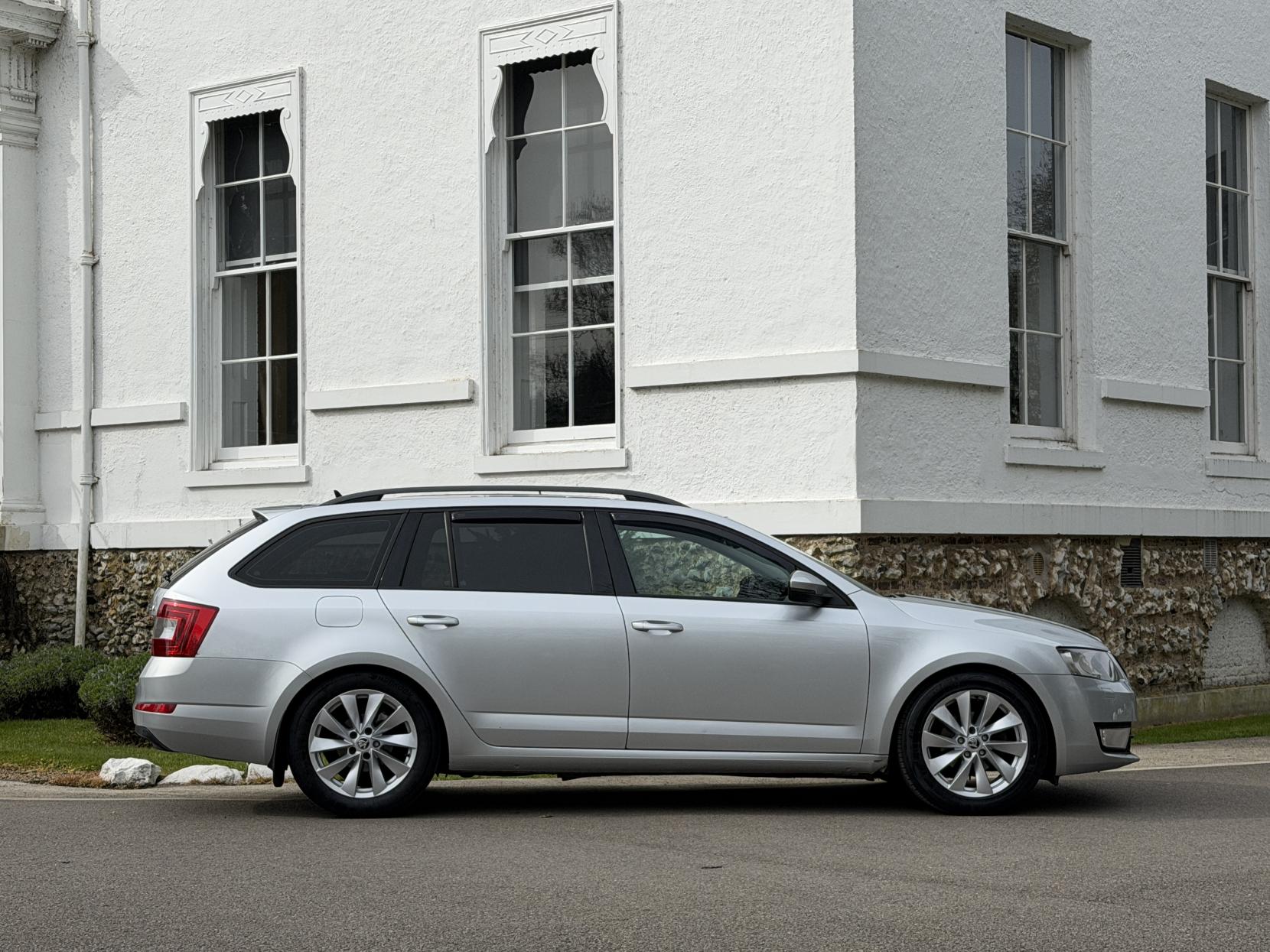 Skoda Octavia 1.6 TDI SE L Estate 5dr Diesel Manual Euro 6 (s/s) (110 ps)