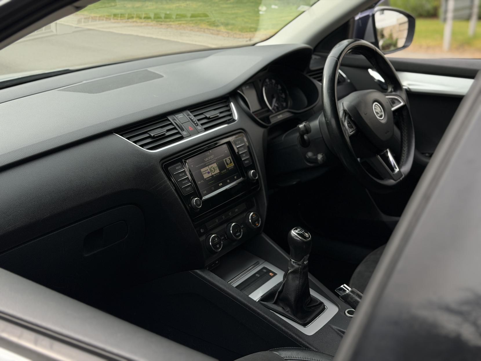 Skoda Octavia 1.6 TDI SE L Estate 5dr Diesel Manual Euro 6 (s/s) (110 ps)