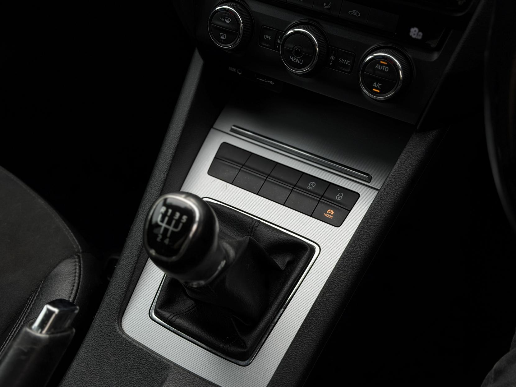 Skoda Octavia 1.6 TDI SE L Estate 5dr Diesel Manual Euro 6 (s/s) (110 ps)