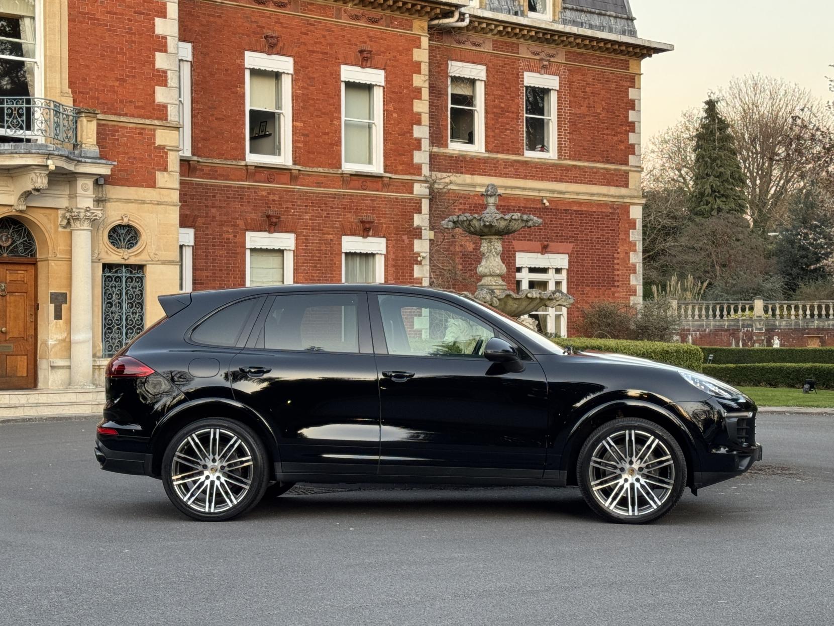 Porsche Cayenne 3.0 TD V6 Platinum Edition SUV 5dr Diesel TiptronicS 4WD Euro 6 (s/s) (262 ps)