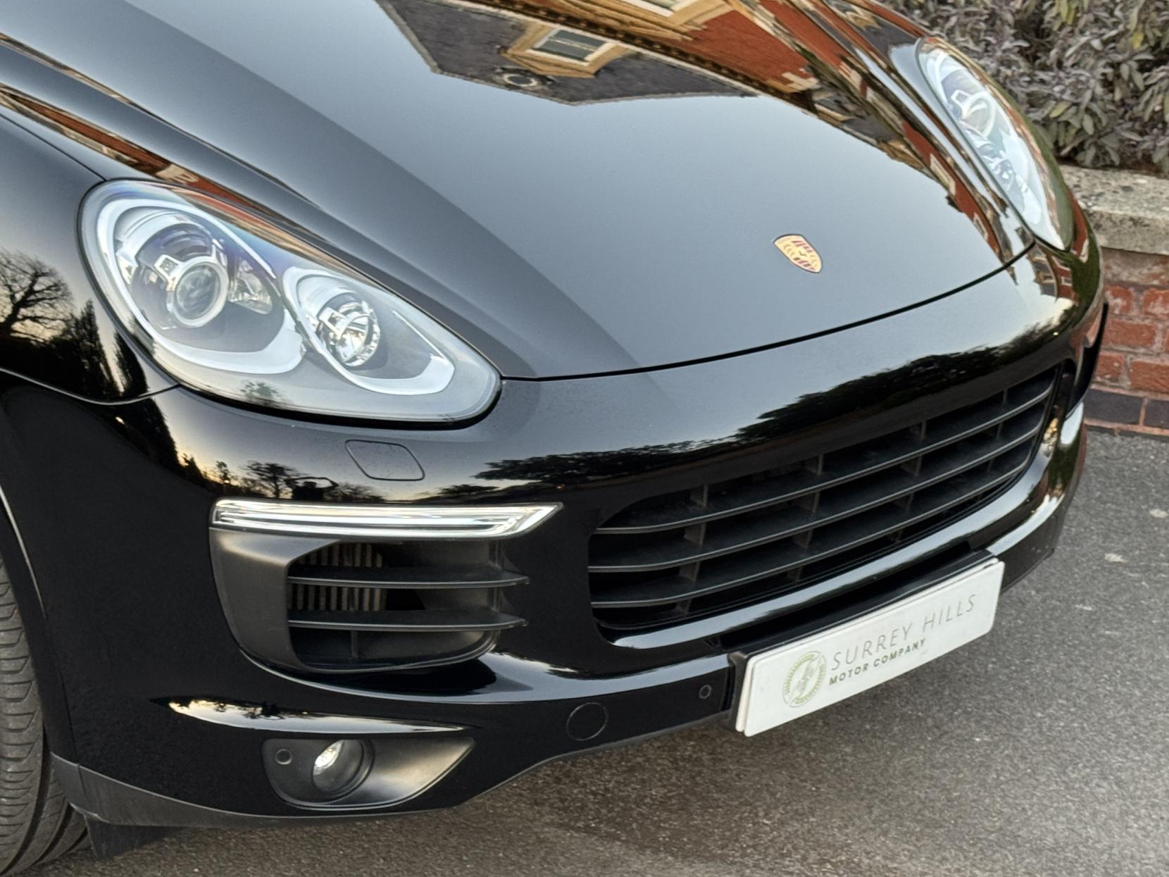Porsche Cayenne 3.0 TD V6 Platinum Edition SUV 5dr Diesel TiptronicS 4WD Euro 6 (s/s) (262 ps)