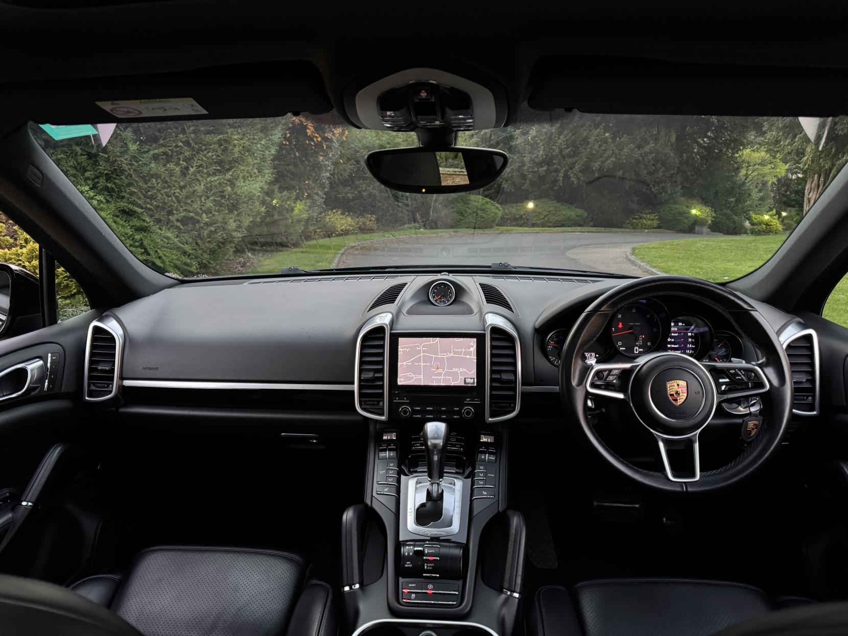 Porsche Cayenne 3.0 TD V6 Platinum Edition SUV 5dr Diesel TiptronicS 4WD Euro 6 (s/s) (262 ps)
