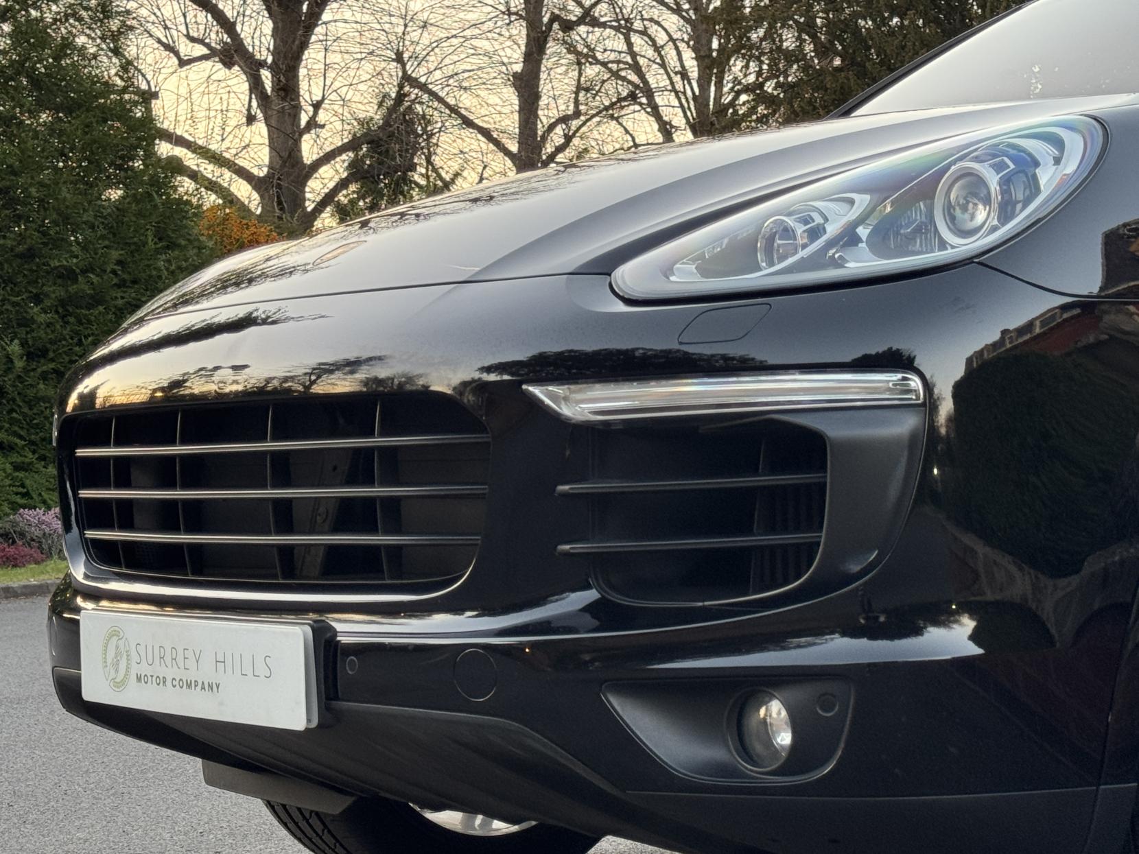 Porsche Cayenne 3.0 TD V6 Platinum Edition SUV 5dr Diesel TiptronicS 4WD Euro 6 (s/s) (262 ps)