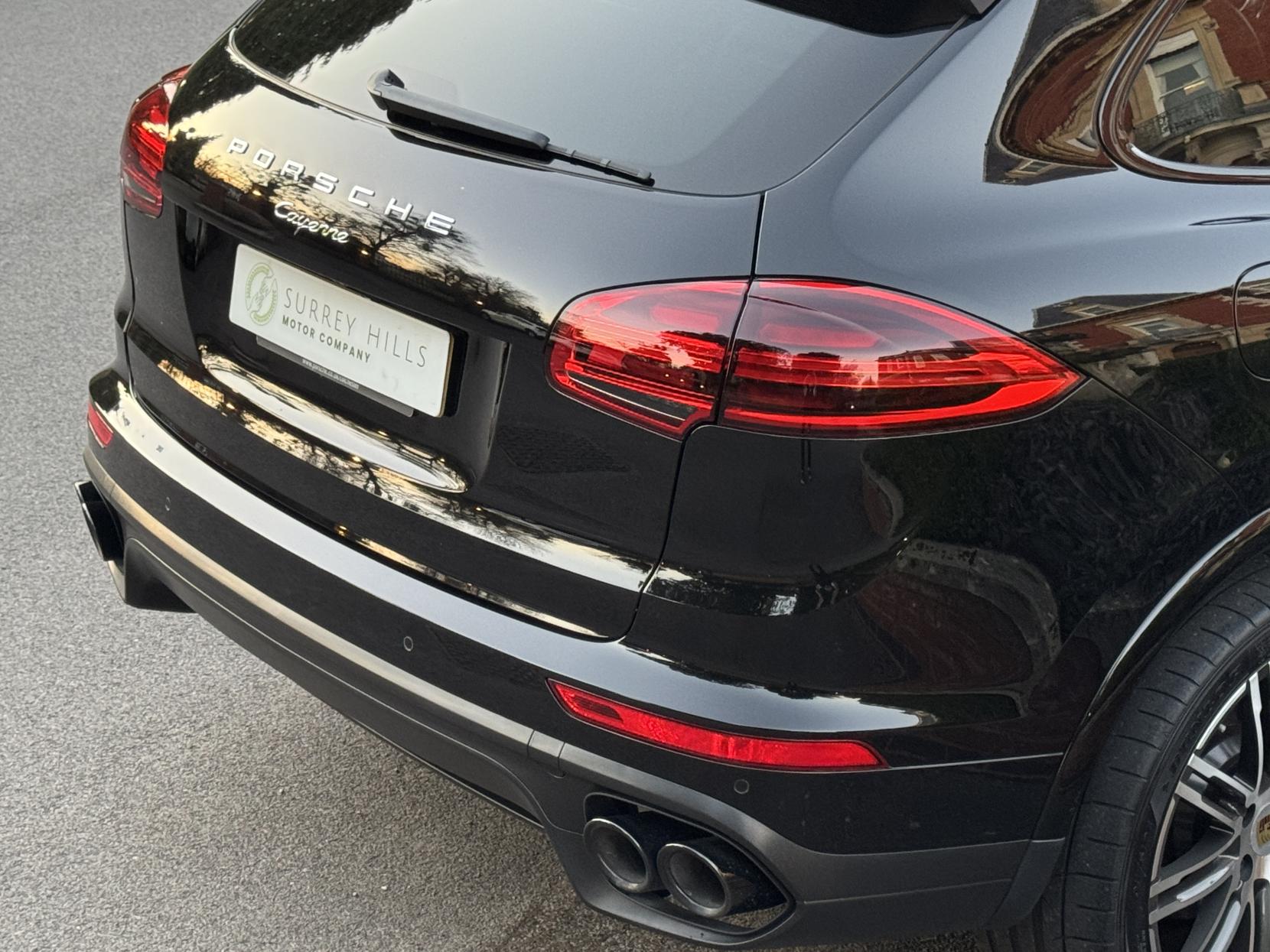 Porsche Cayenne 3.0 TD V6 Platinum Edition SUV 5dr Diesel TiptronicS 4WD Euro 6 (s/s) (262 ps)