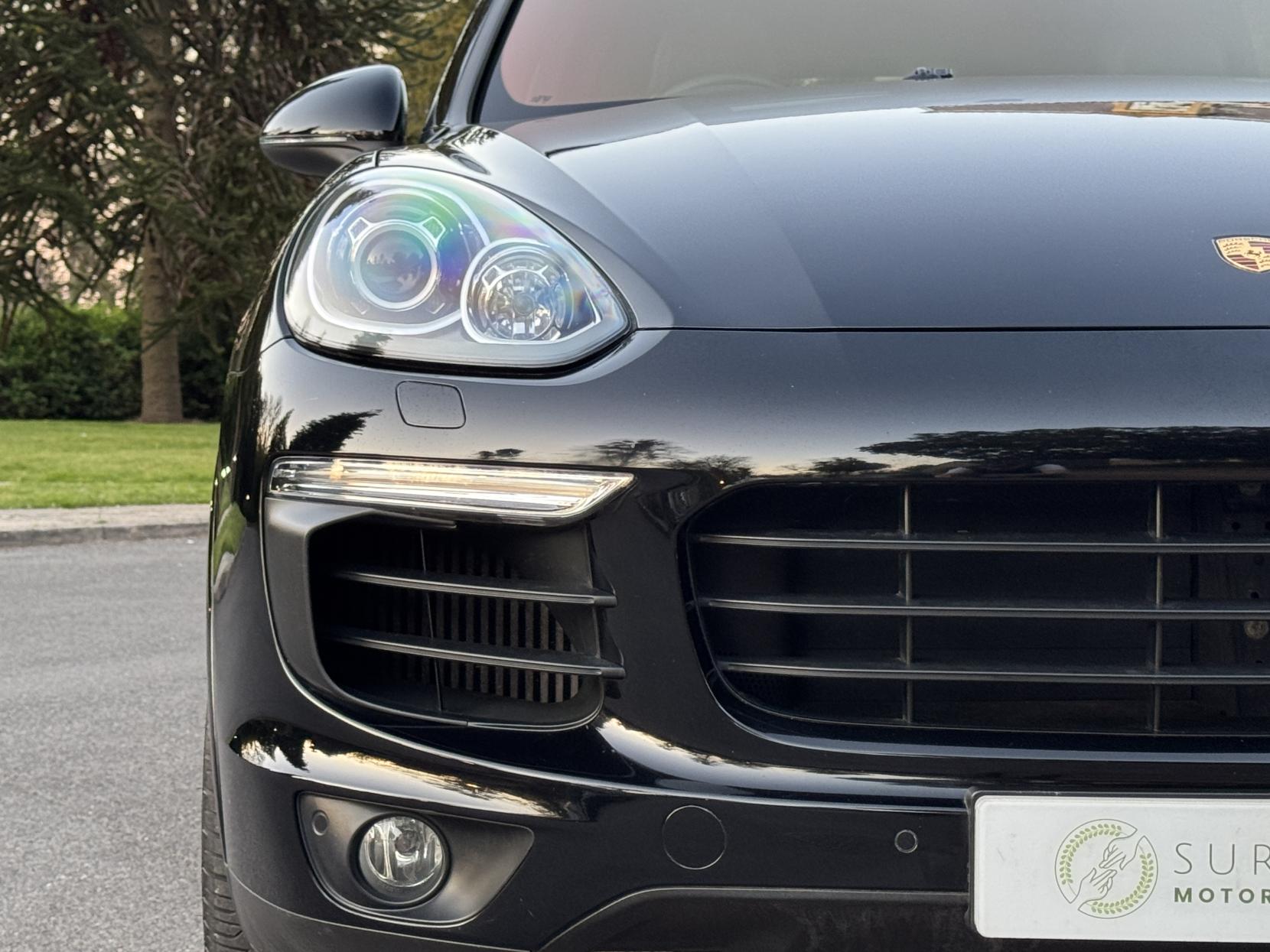 Porsche Cayenne 3.0 TD V6 Platinum Edition SUV 5dr Diesel TiptronicS 4WD Euro 6 (s/s) (262 ps)