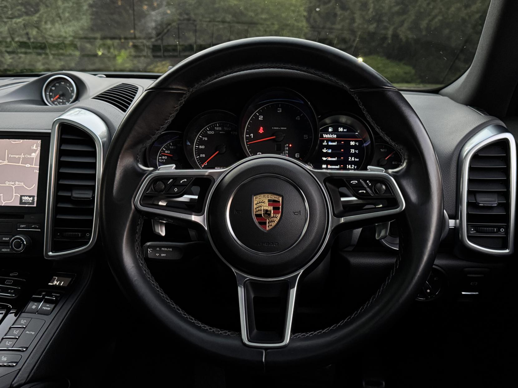 Porsche Cayenne 3.0 TD V6 Platinum Edition SUV 5dr Diesel TiptronicS 4WD Euro 6 (s/s) (262 ps)