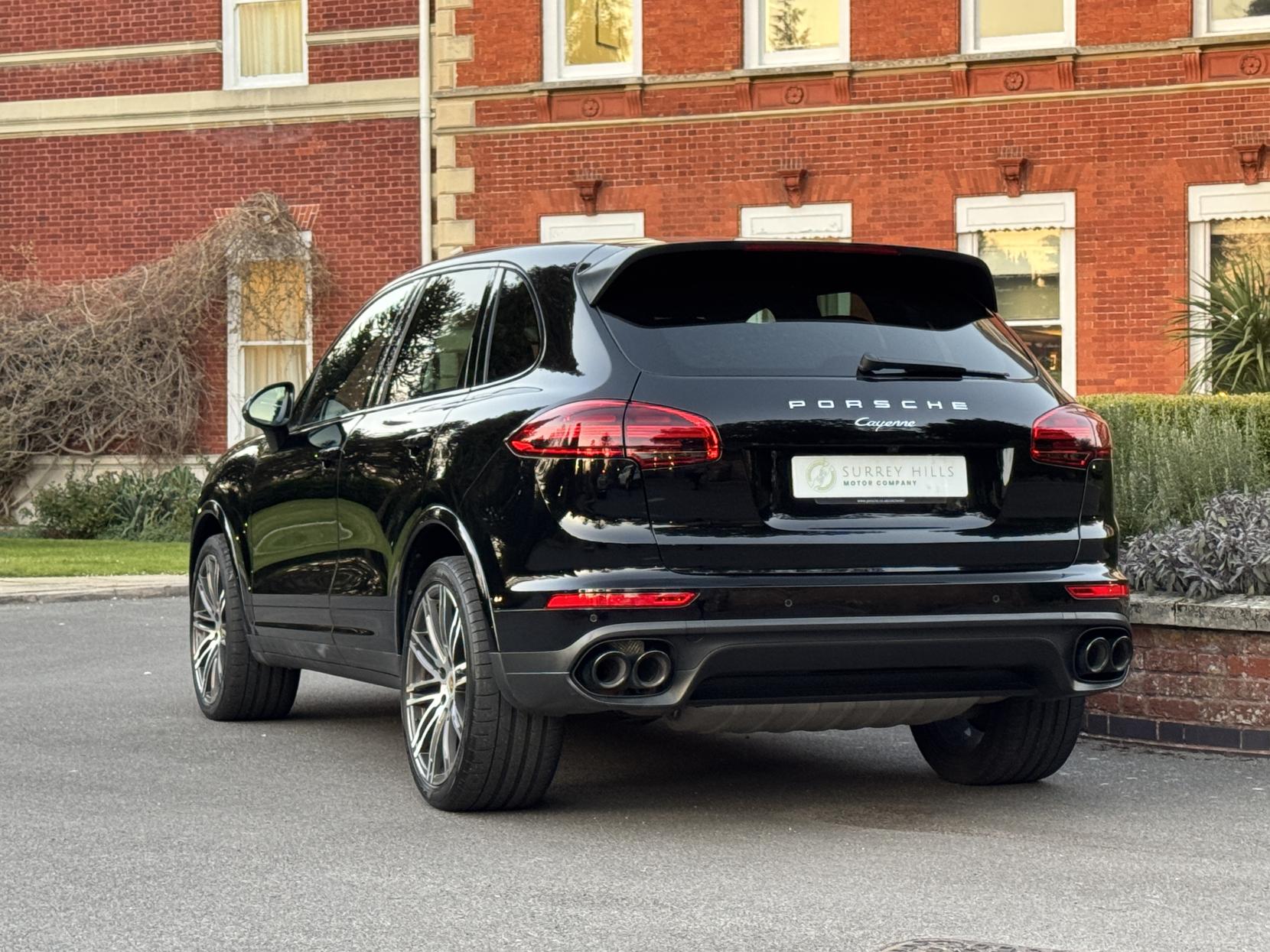 Porsche Cayenne 3.0 TD V6 Platinum Edition SUV 5dr Diesel TiptronicS 4WD Euro 6 (s/s) (262 ps)