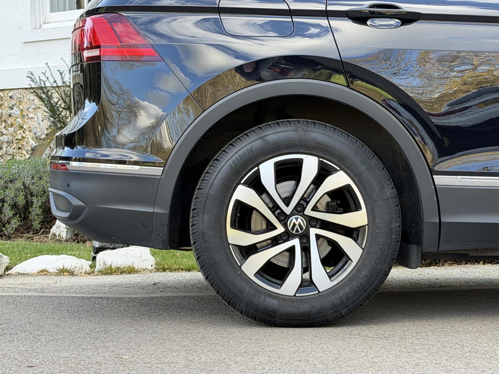 Volkswagen Tiguan 1.5 TSI Active SUV 5dr Petrol DSG Euro 6 (s/s) (150 ps)