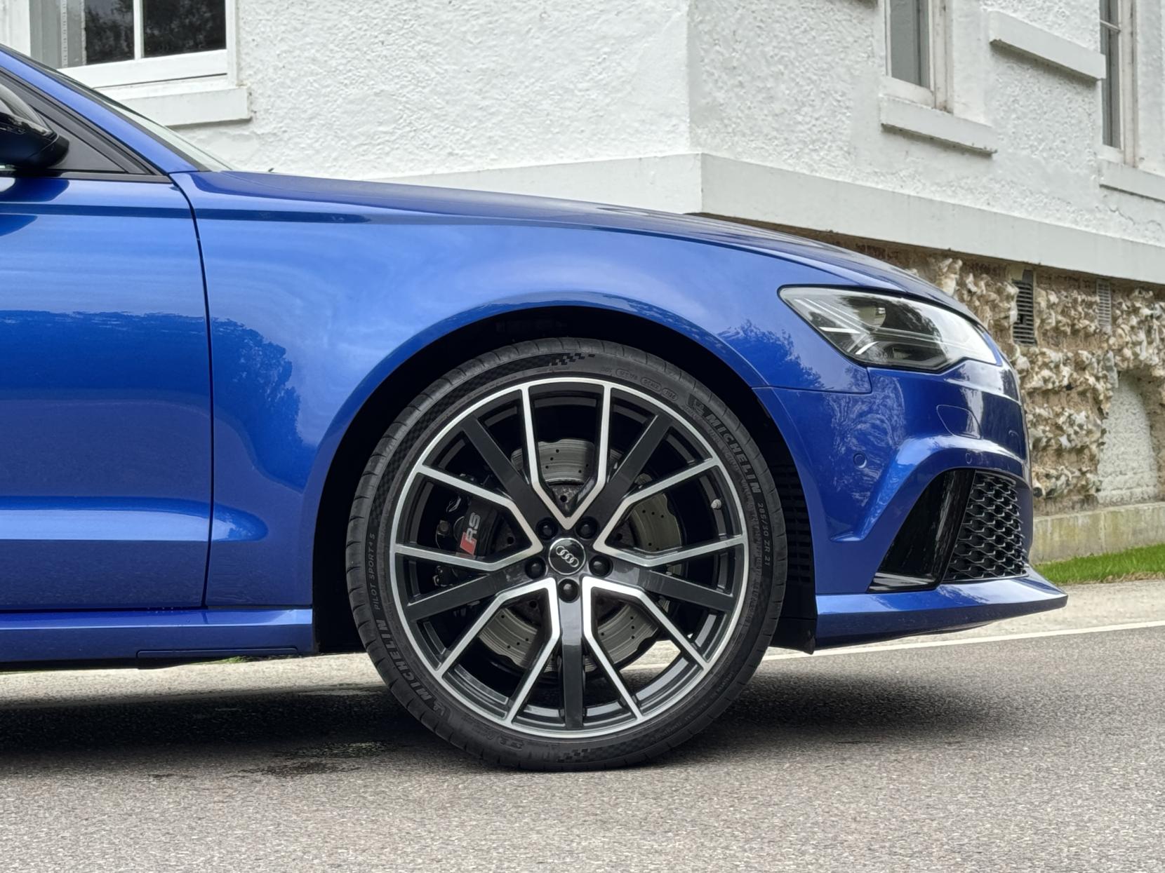 Audi RS6 Avant 4.0 TFSI V8 Performance Estate 5dr Petrol Tiptronic quattro Euro 6 (s/s) (605 ps)