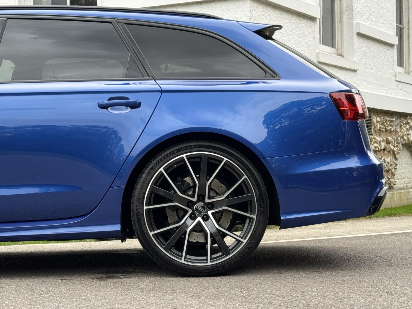 Audi RS6 Avant 4.0 TFSI V8 Performance Estate 5dr Petrol Tiptronic quattro Euro 6 (s/s) (605 ps)