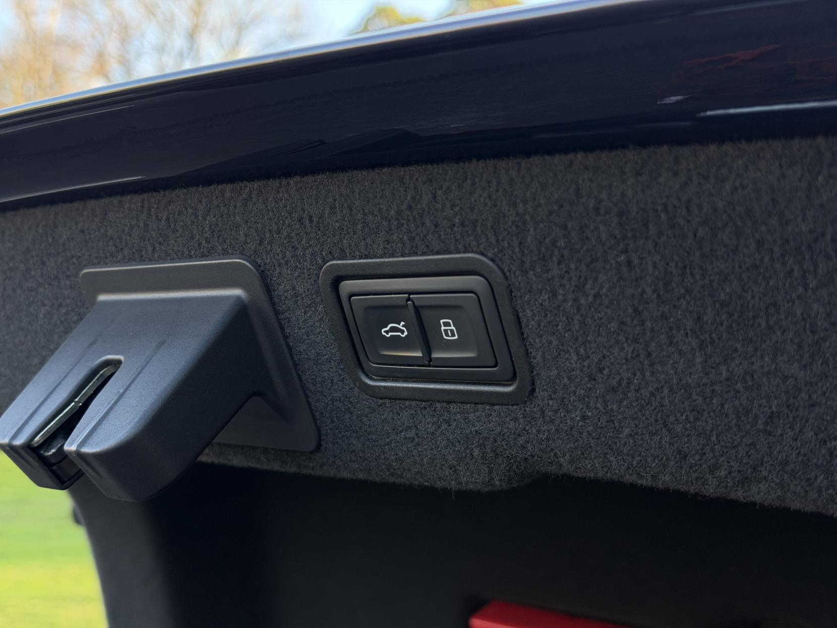 Audi A8 3.0 TDI V6 50 Saloon 4dr Diesel Tiptronic quattro Euro 6 (s/s) LWB (286 ps)