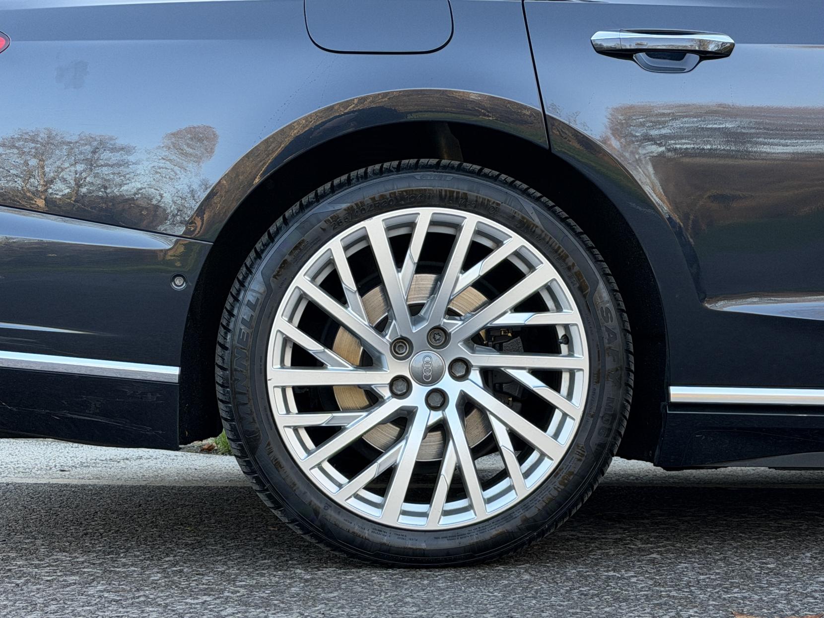 Audi A8 3.0 TDI V6 50 Saloon 4dr Diesel Tiptronic quattro Euro 6 (s/s) LWB (286 ps)