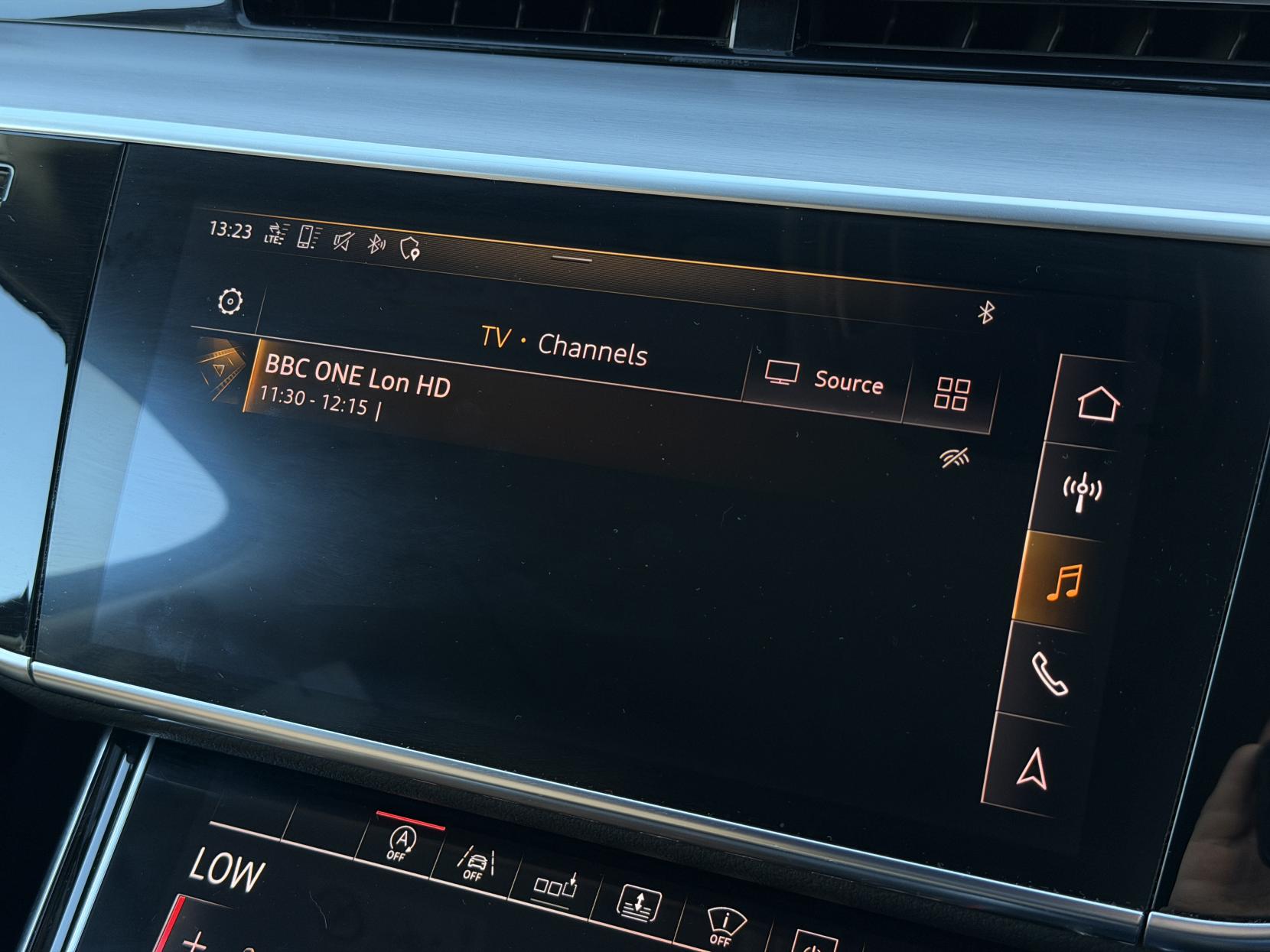 Audi A8 3.0 TDI V6 50 Saloon 4dr Diesel Tiptronic quattro Euro 6 (s/s) LWB (286 ps)