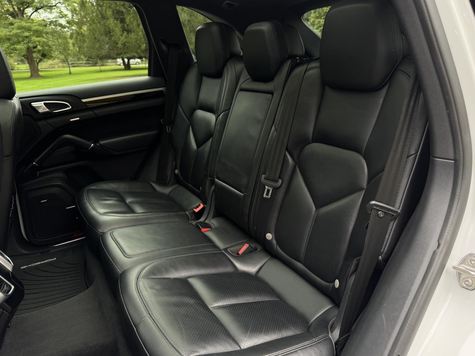 Porsche Cayenne 4.2 TD V8 S SUV 5dr Diesel TiptronicS 4WD Euro 5 (s/s) (385 ps)
