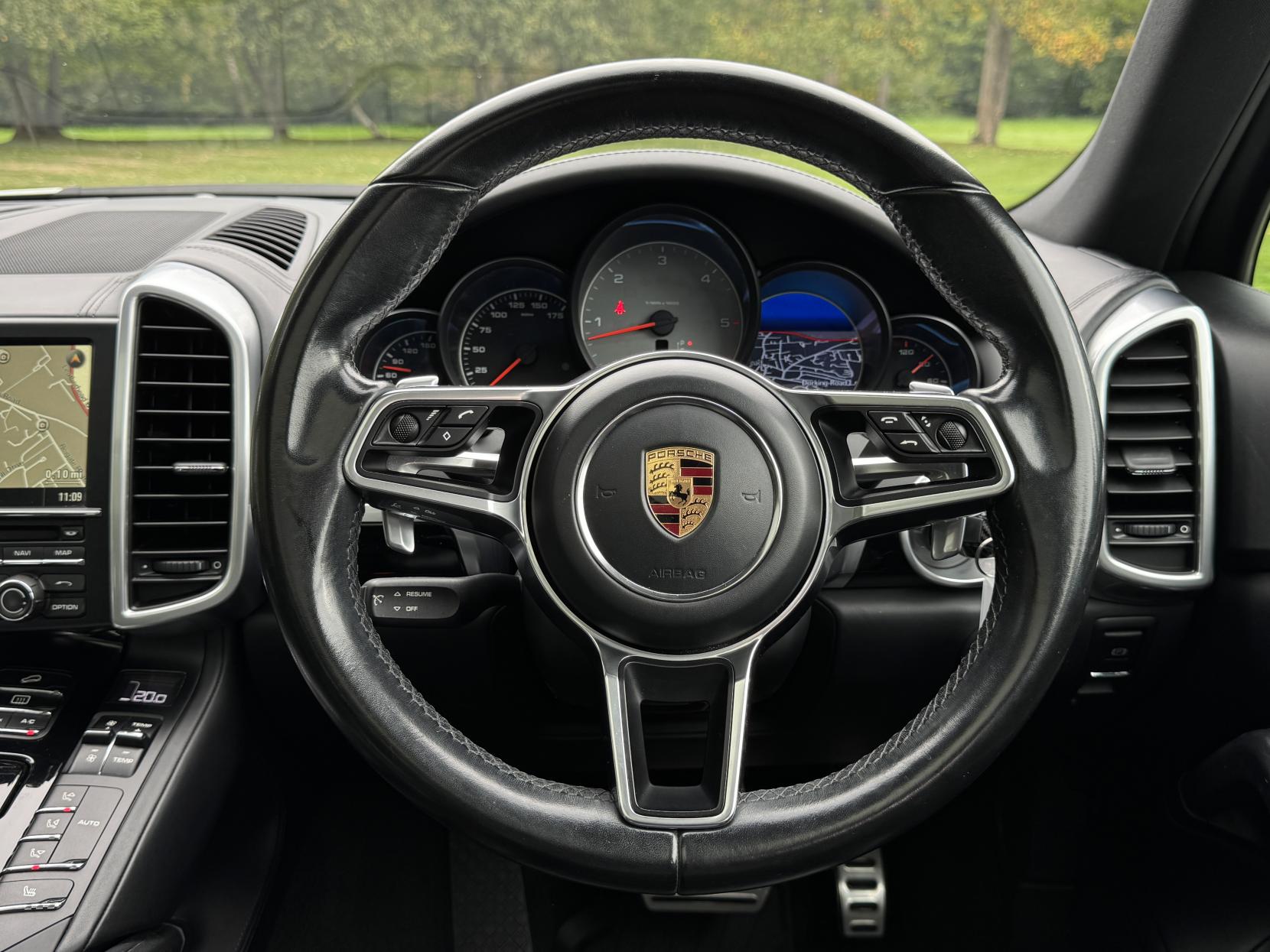Porsche Cayenne 4.2 TD V8 S SUV 5dr Diesel TiptronicS 4WD Euro 5 (s/s) (385 ps)