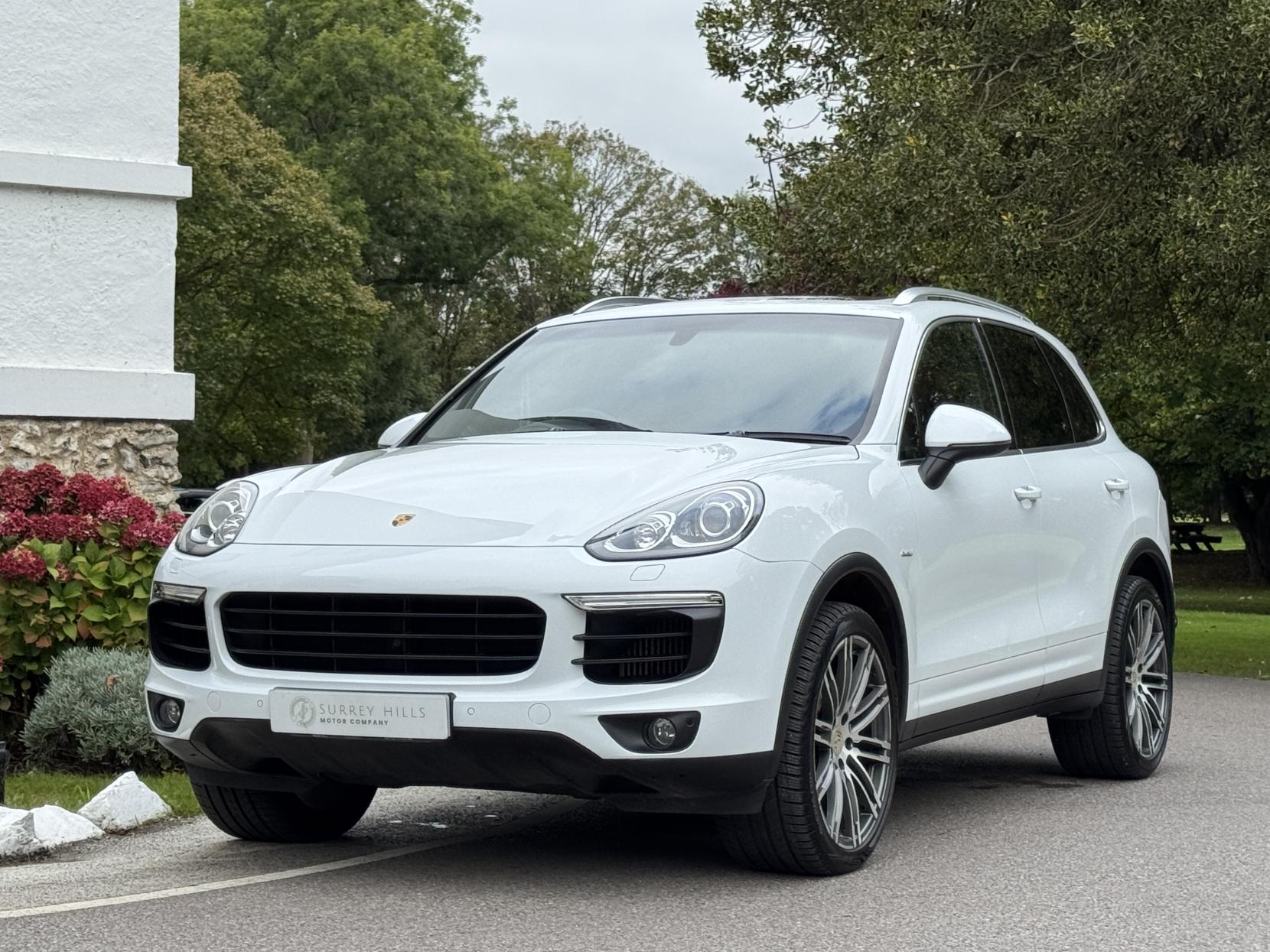 Porsche Cayenne 4.2 TD V8 S SUV 5dr Diesel TiptronicS 4WD Euro 5 (s/s) (385 ps)