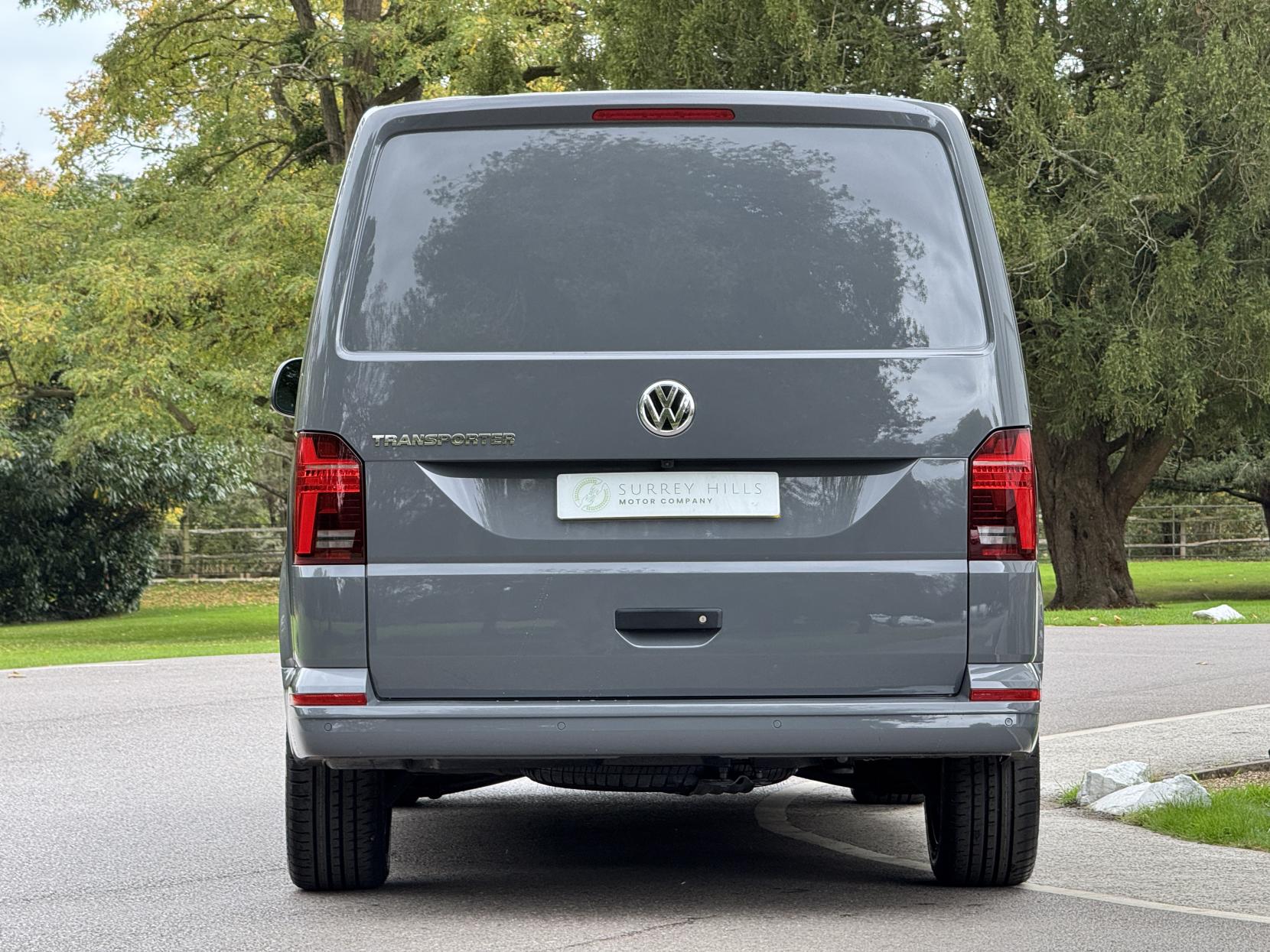 Volkswagen Transporter 2.0 TDI T32 Highline Panel Van 5dr Diesel DSG FWD SWB Euro 6 (s/s) (150 ps)