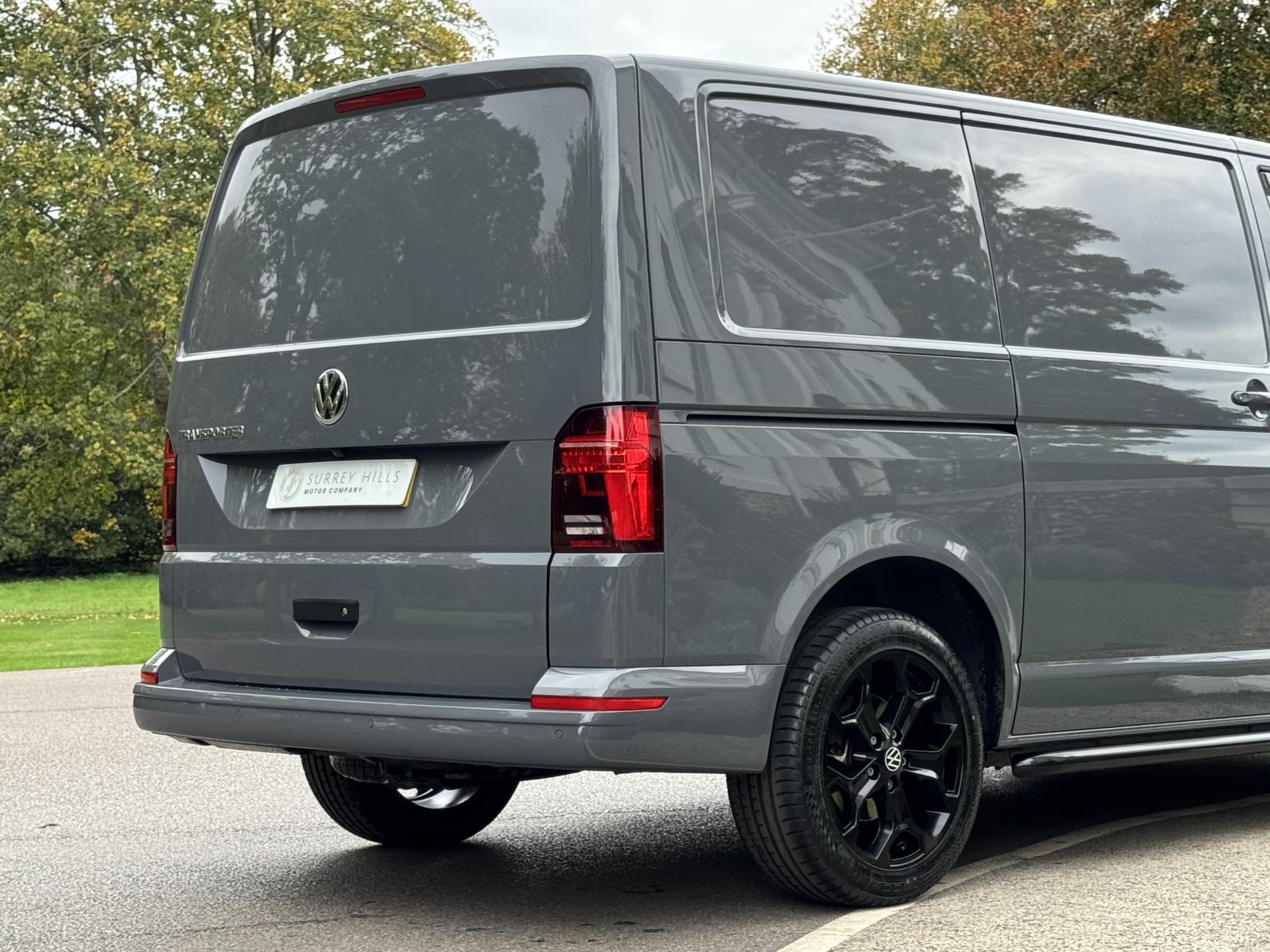 Volkswagen Transporter 2.0 TDI T32 Highline Panel Van 5dr Diesel DSG FWD SWB Euro 6 (s/s) (150 ps)