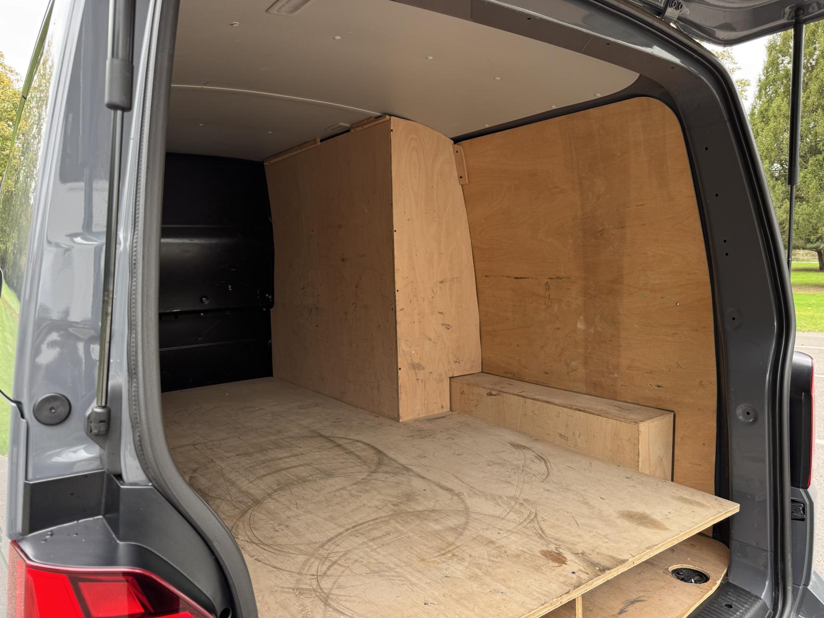 Volkswagen Transporter 2.0 TDI T32 Highline Panel Van 5dr Diesel DSG FWD SWB Euro 6 (s/s) (150 ps)