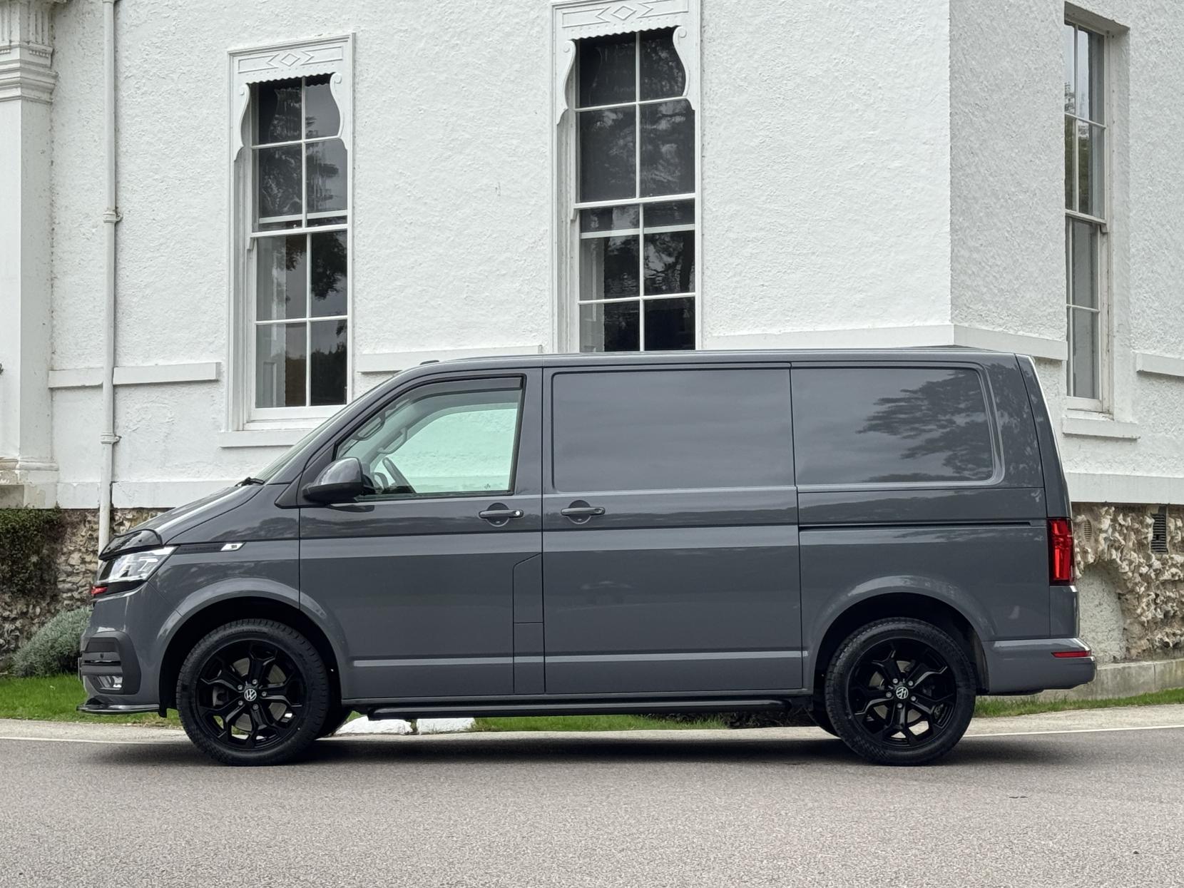 Volkswagen Transporter 2.0 TDI T32 Highline Panel Van 5dr Diesel DSG FWD SWB Euro 6 (s/s) (150 ps)