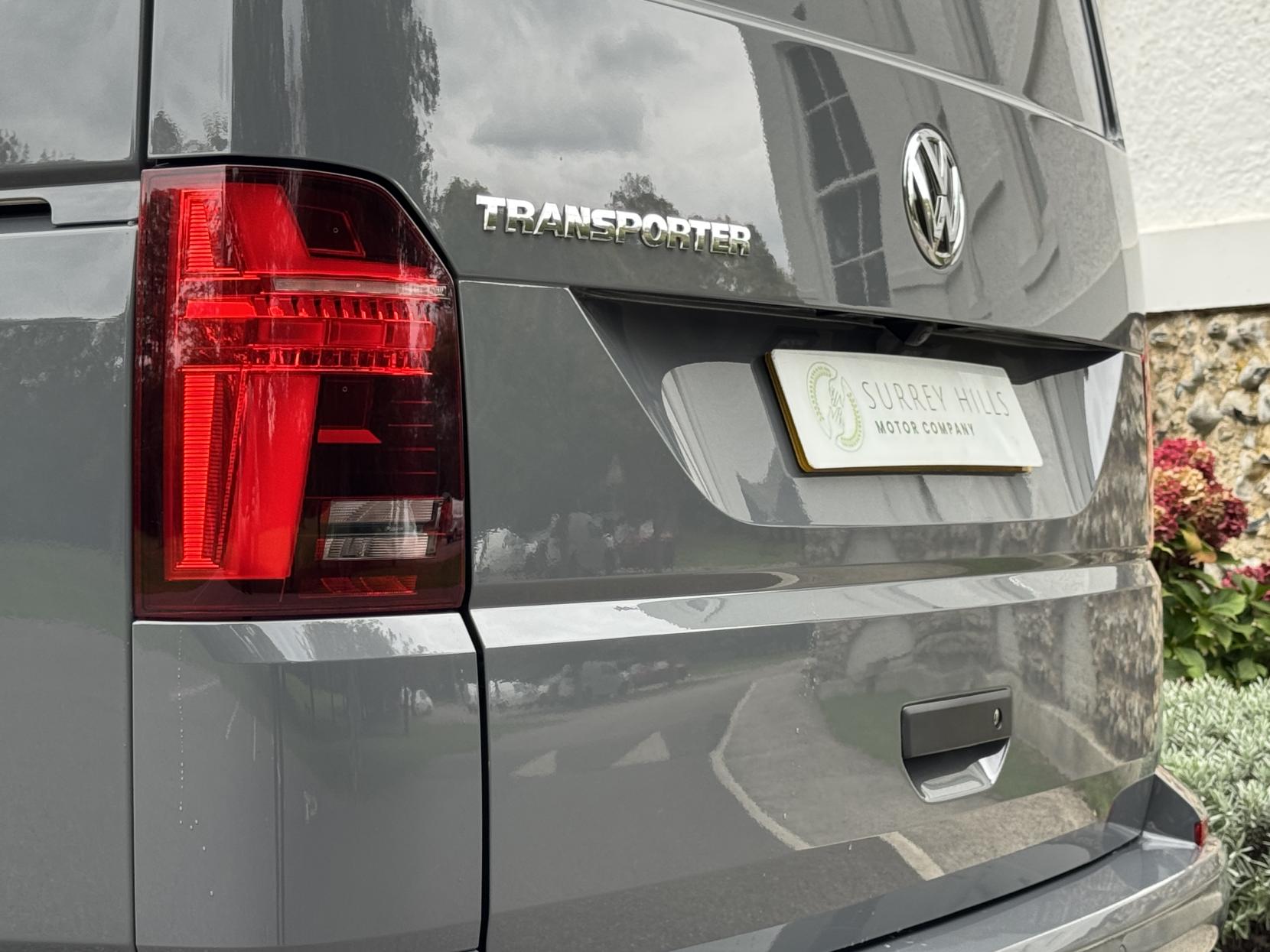 Volkswagen Transporter 2.0 TDI T32 Highline Panel Van 5dr Diesel DSG FWD SWB Euro 6 (s/s) (150 ps)
