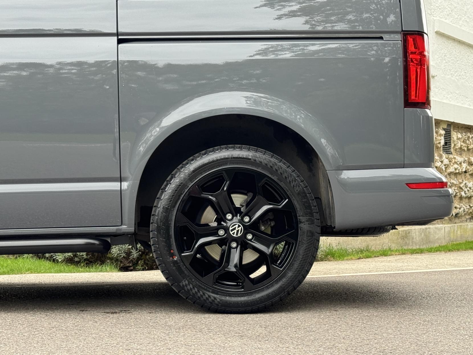 Volkswagen Transporter 2.0 TDI T32 Highline Panel Van 5dr Diesel DSG FWD SWB Euro 6 (s/s) (150 ps)