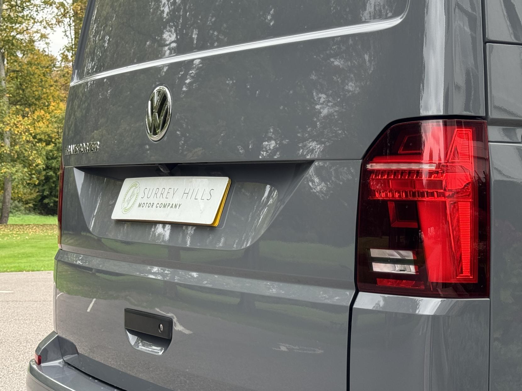 Volkswagen Transporter 2.0 TDI T32 Highline Panel Van 5dr Diesel DSG FWD SWB Euro 6 (s/s) (150 ps)