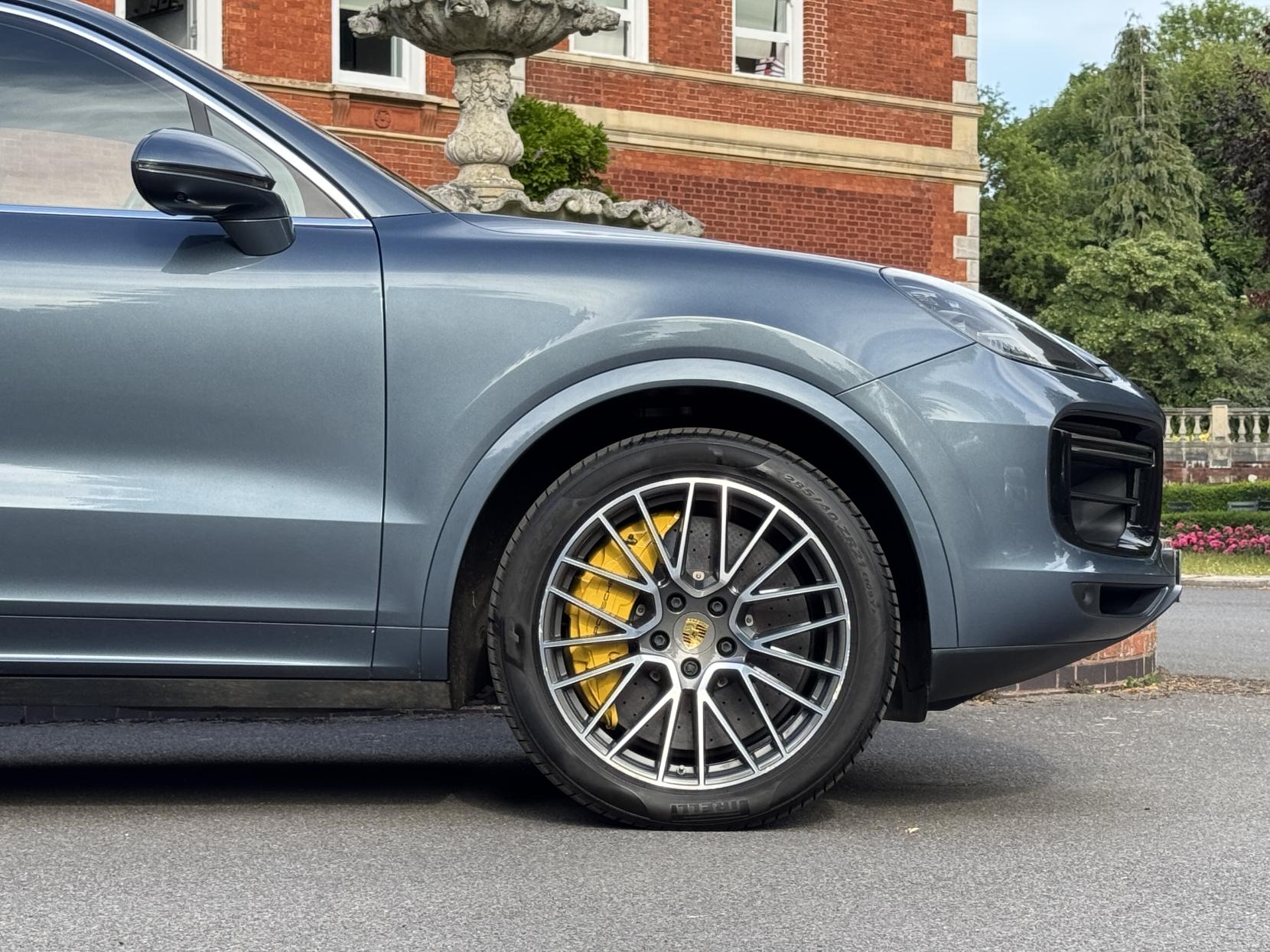 Porsche Cayenne 4.0T V8 Turbo SUV 5dr Petrol TiptronicS 4WD Euro 6 (s/s) (550 ps)
