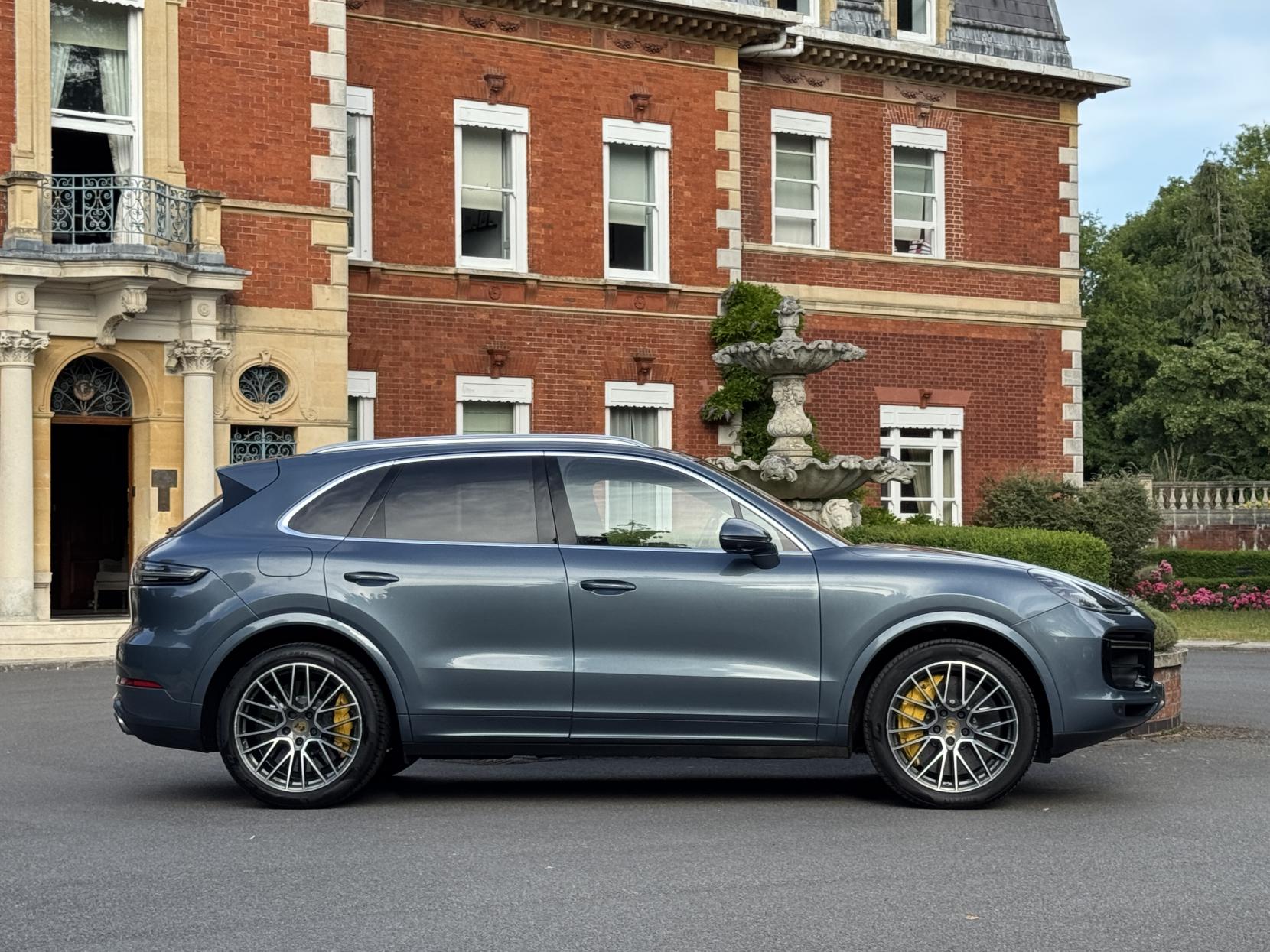 Porsche Cayenne 4.0T V8 Turbo SUV 5dr Petrol TiptronicS 4WD Euro 6 (s/s) (550 ps)