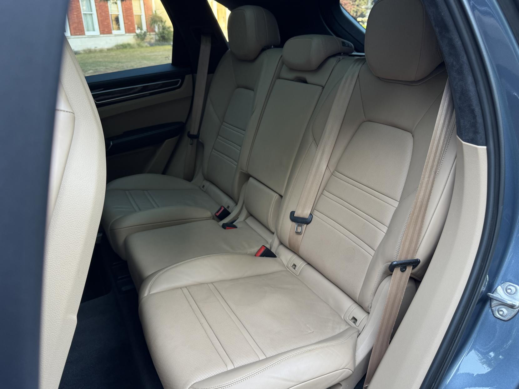 Porsche Cayenne 4.0T V8 Turbo SUV 5dr Petrol TiptronicS 4WD Euro 6 (s/s) (550 ps)