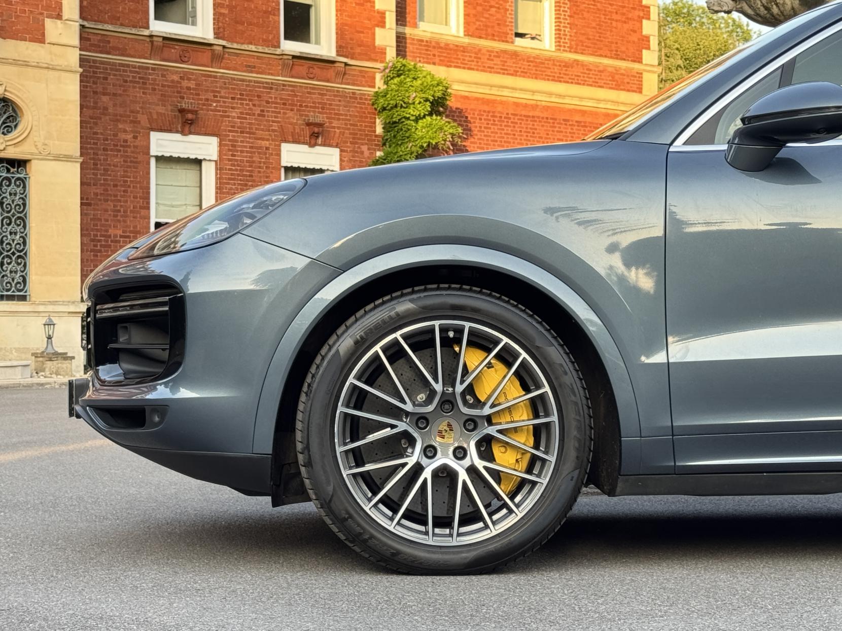 Porsche Cayenne 4.0T V8 Turbo SUV 5dr Petrol TiptronicS 4WD Euro 6 (s/s) (550 ps)